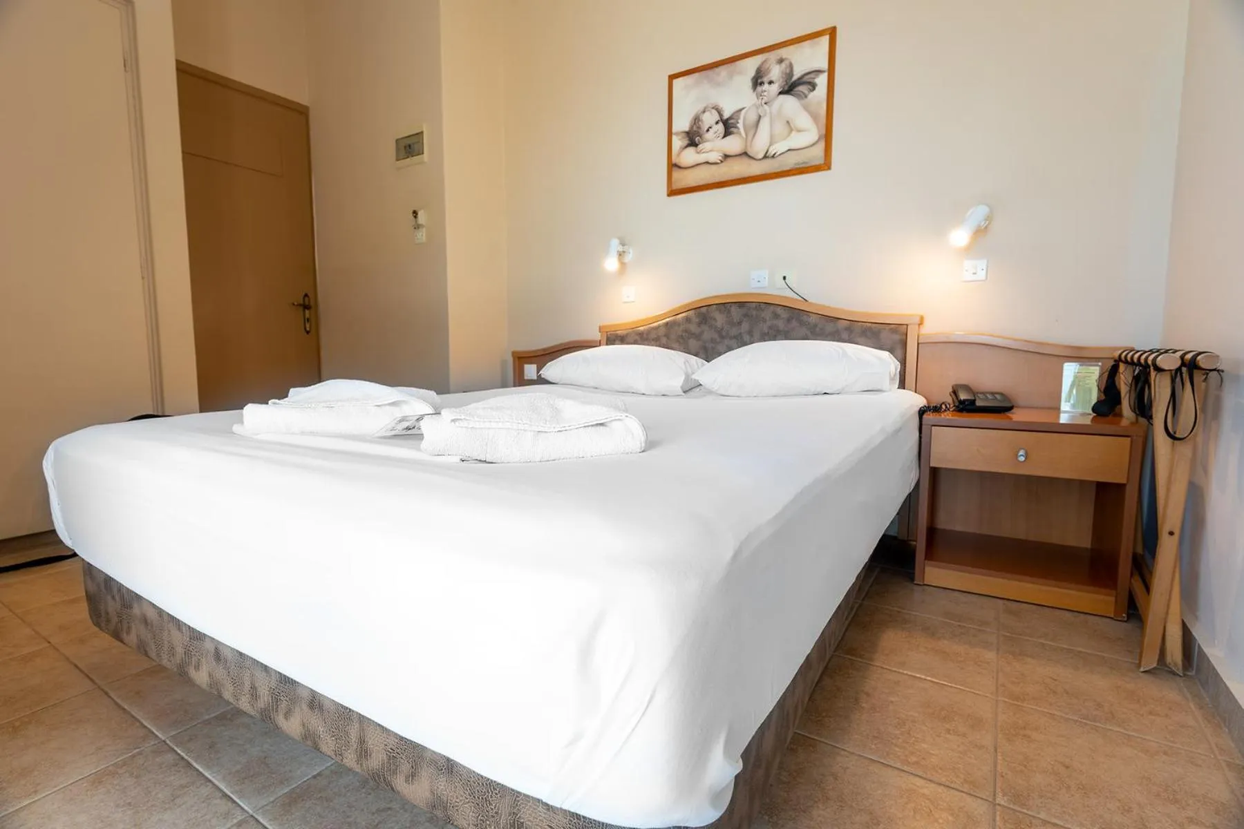 Property building, Bed in Sappho Hotel