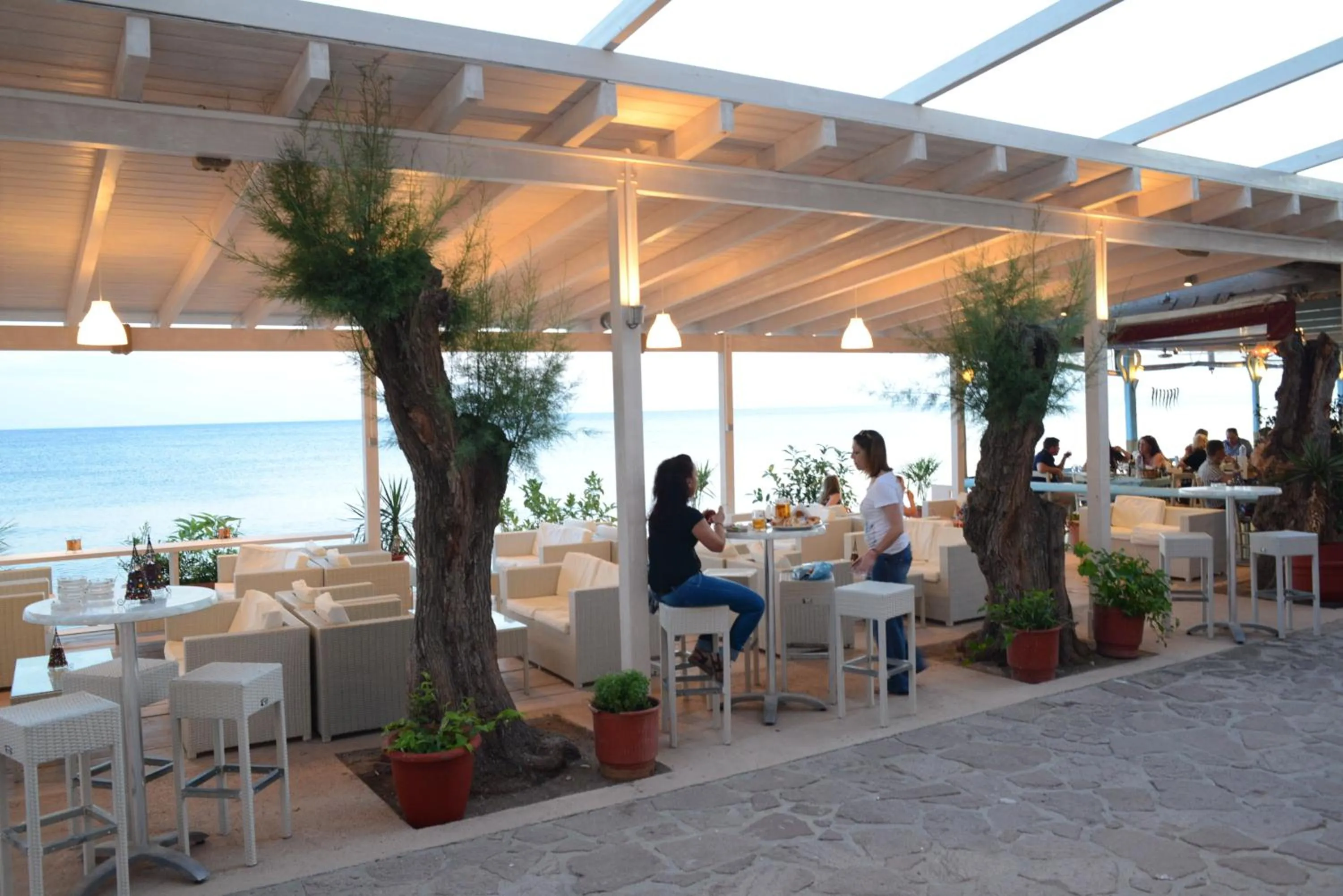 Restaurant/places to eat in Sappho Hotel