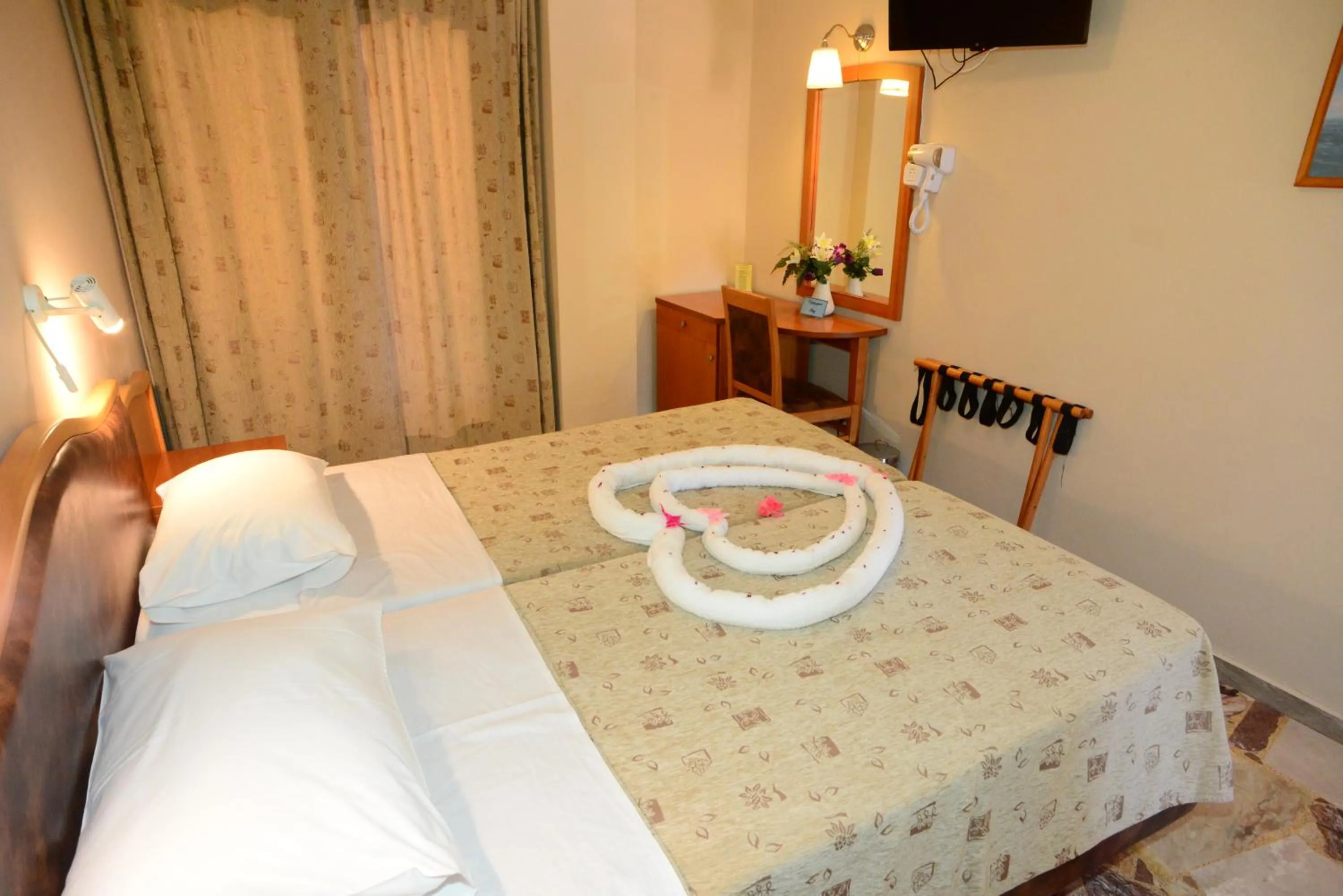 Photo of the whole room, Bed in Sappho Hotel