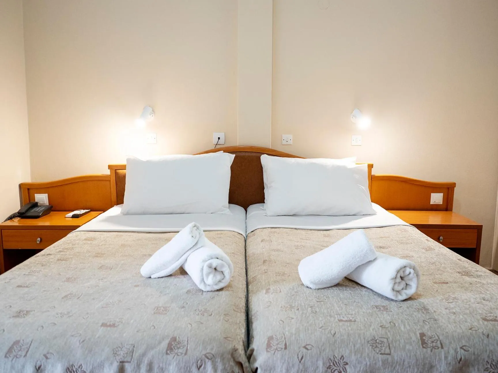 Photo of the whole room, Bed in Sappho Hotel