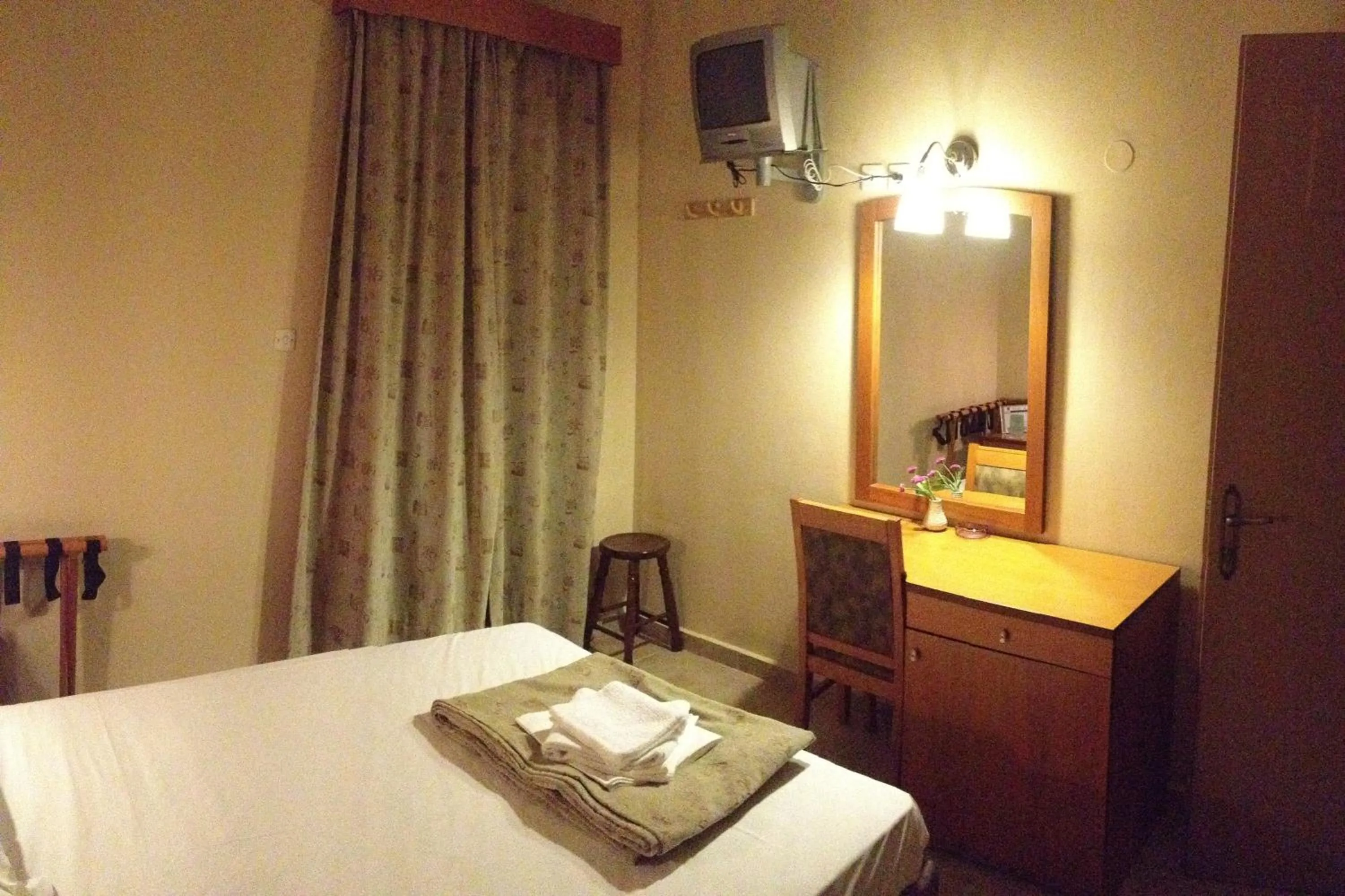 Bedroom, Bed in Sappho Hotel