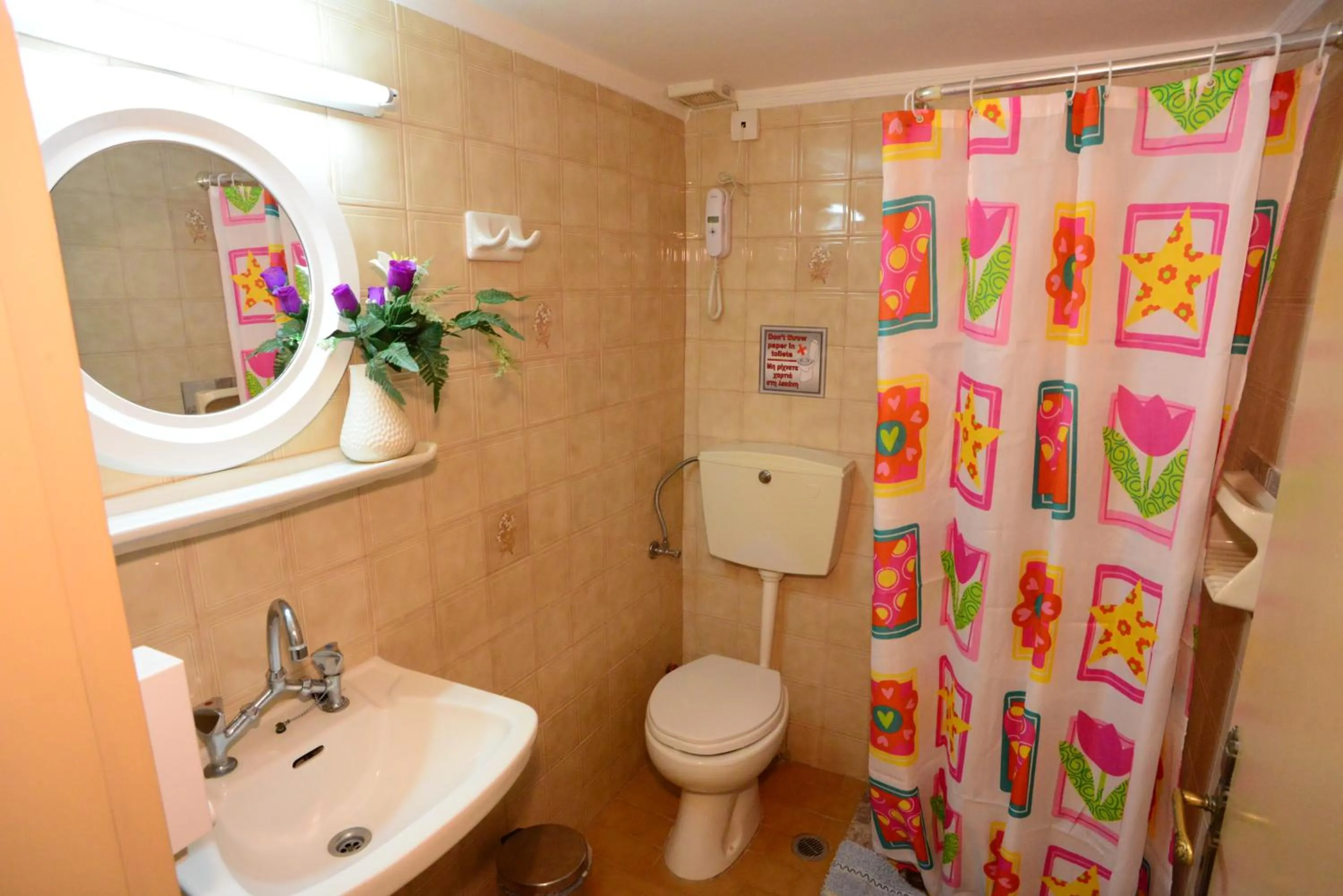 Shower in Sappho Hotel