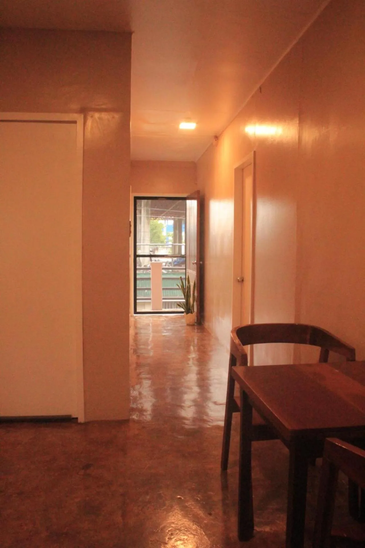 Laguno Hostel and Guest House