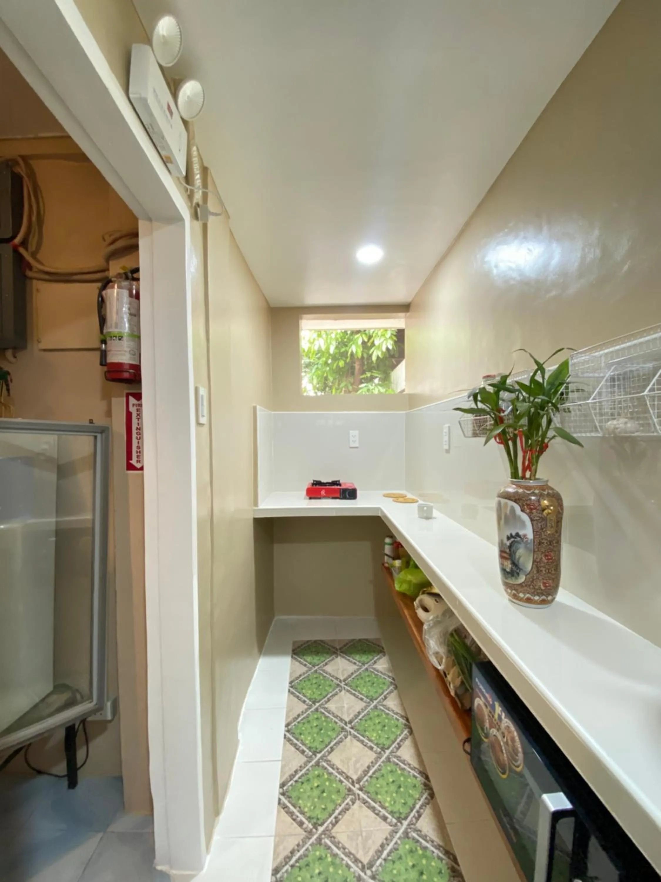 Kitchen or kitchenette in Laguno Hostel and Guest House