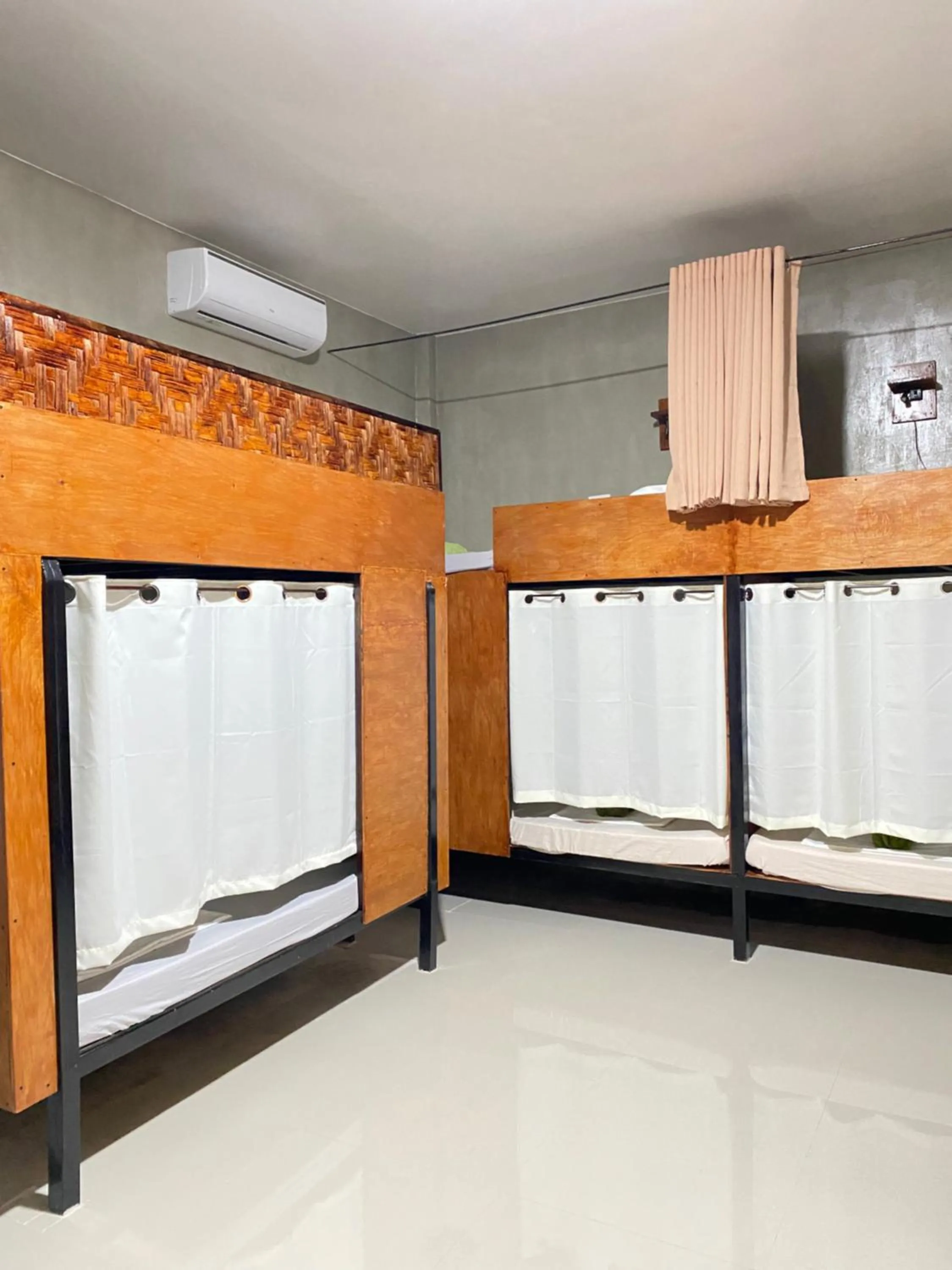 Laguno Hostel and Guest House