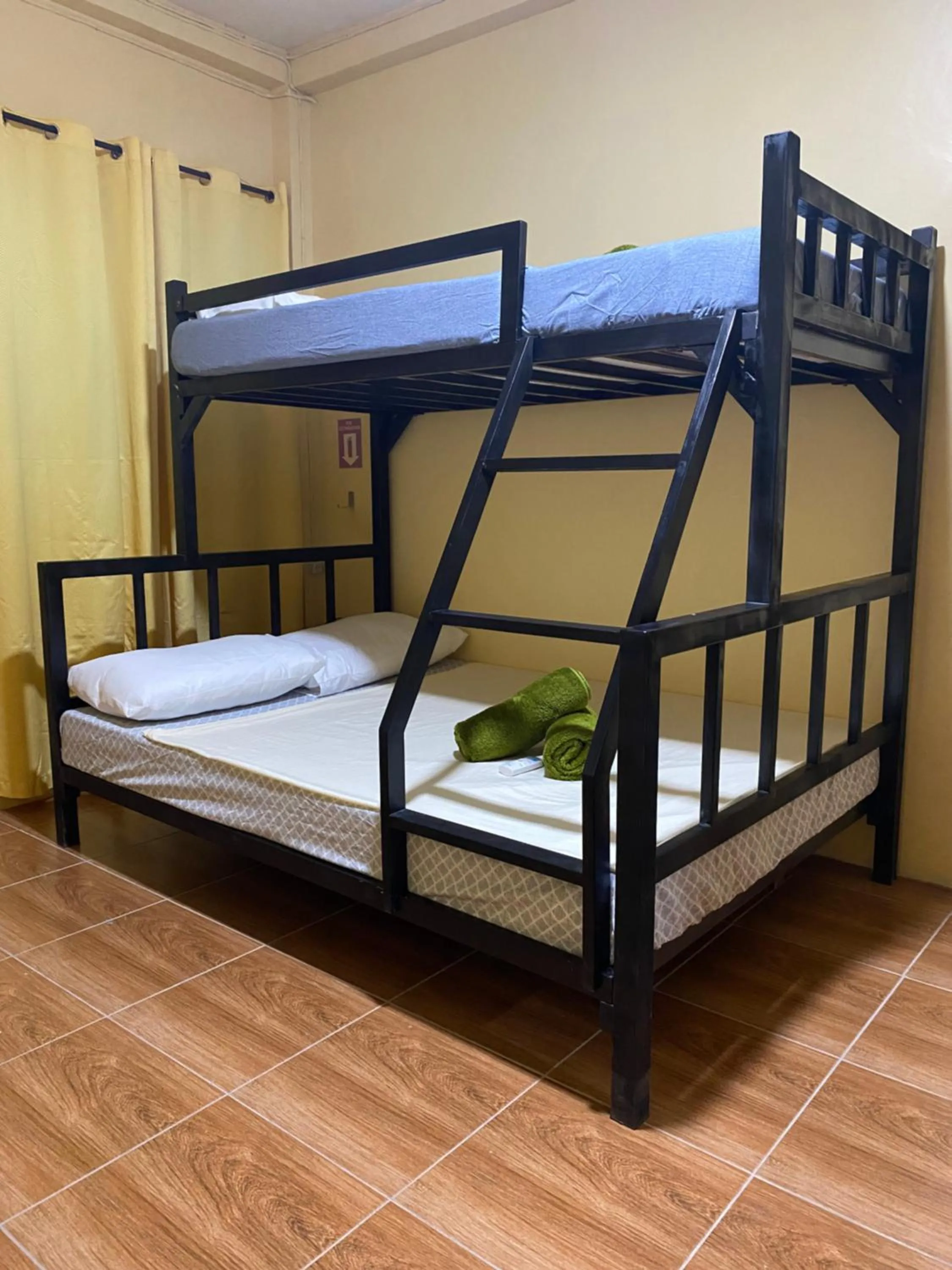 Bed in Laguno Hostel and Guest House