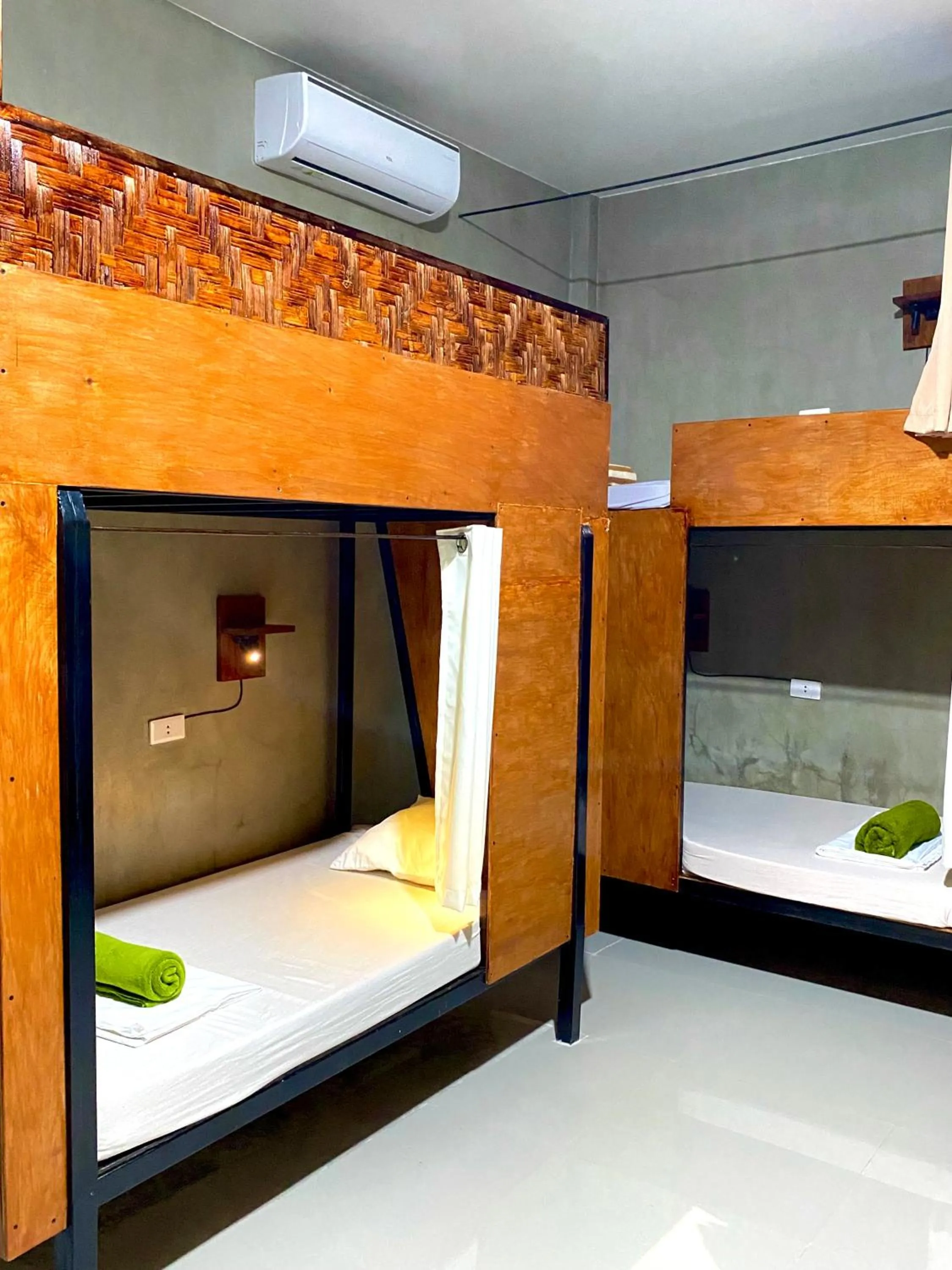 bunk bed, Bed in Laguno Hostel and Guest House
