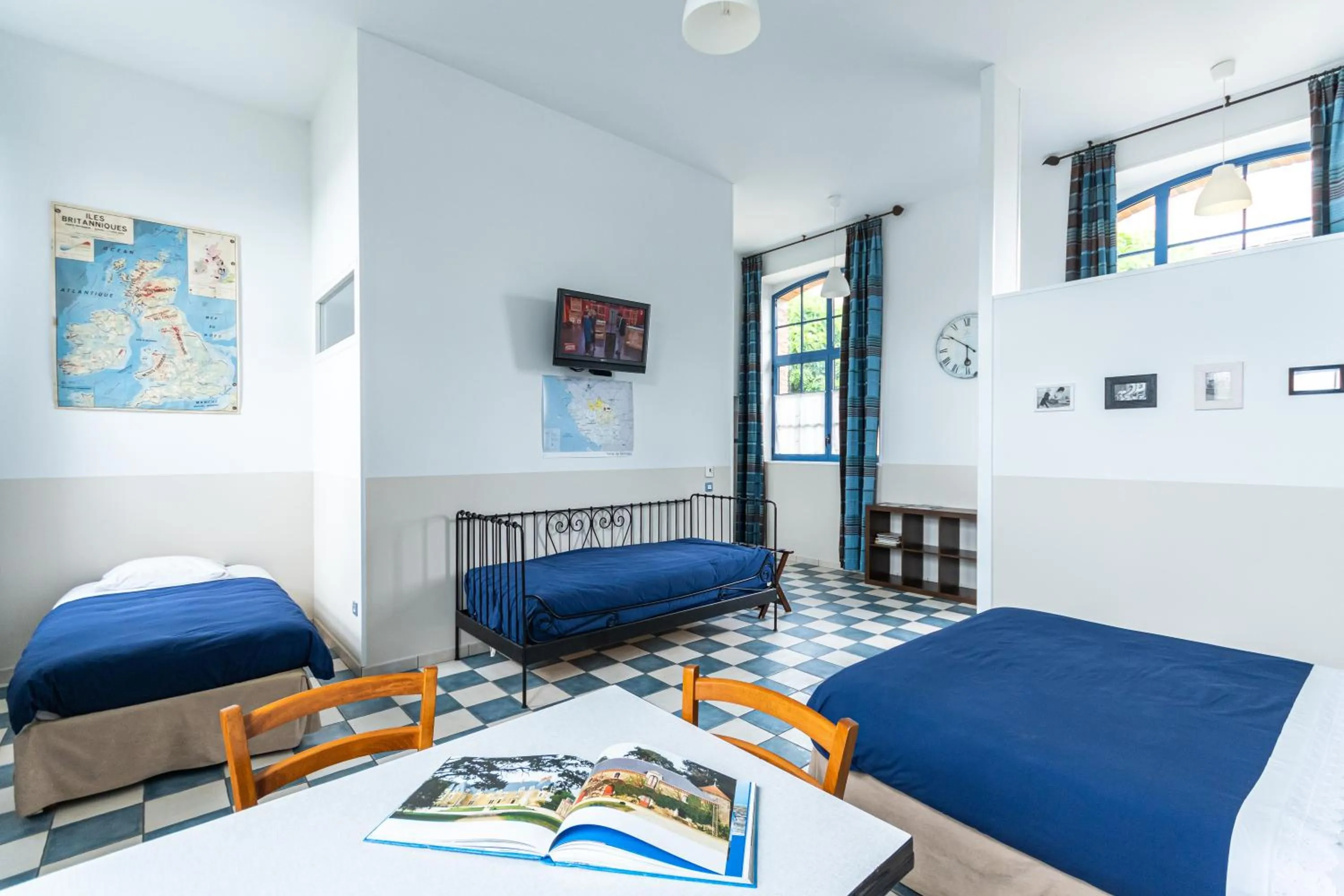 TV and multimedia, Bed in Le DOMAINE DES ECOLIERS B&B