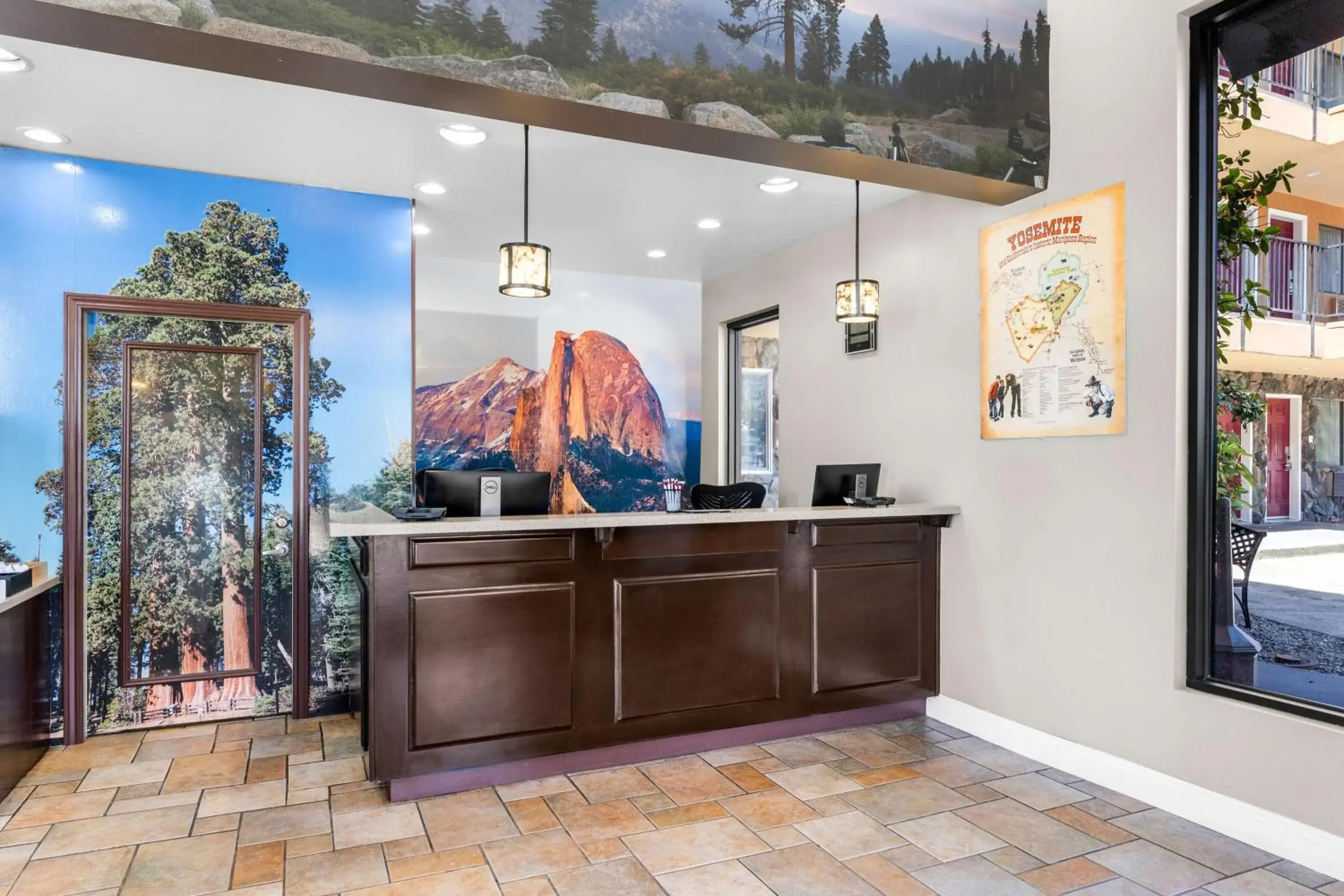 Lobby or reception in Best Western Plus Yosemite Way Station Lobby or reception in Best Western Plus Yosemite Way Station