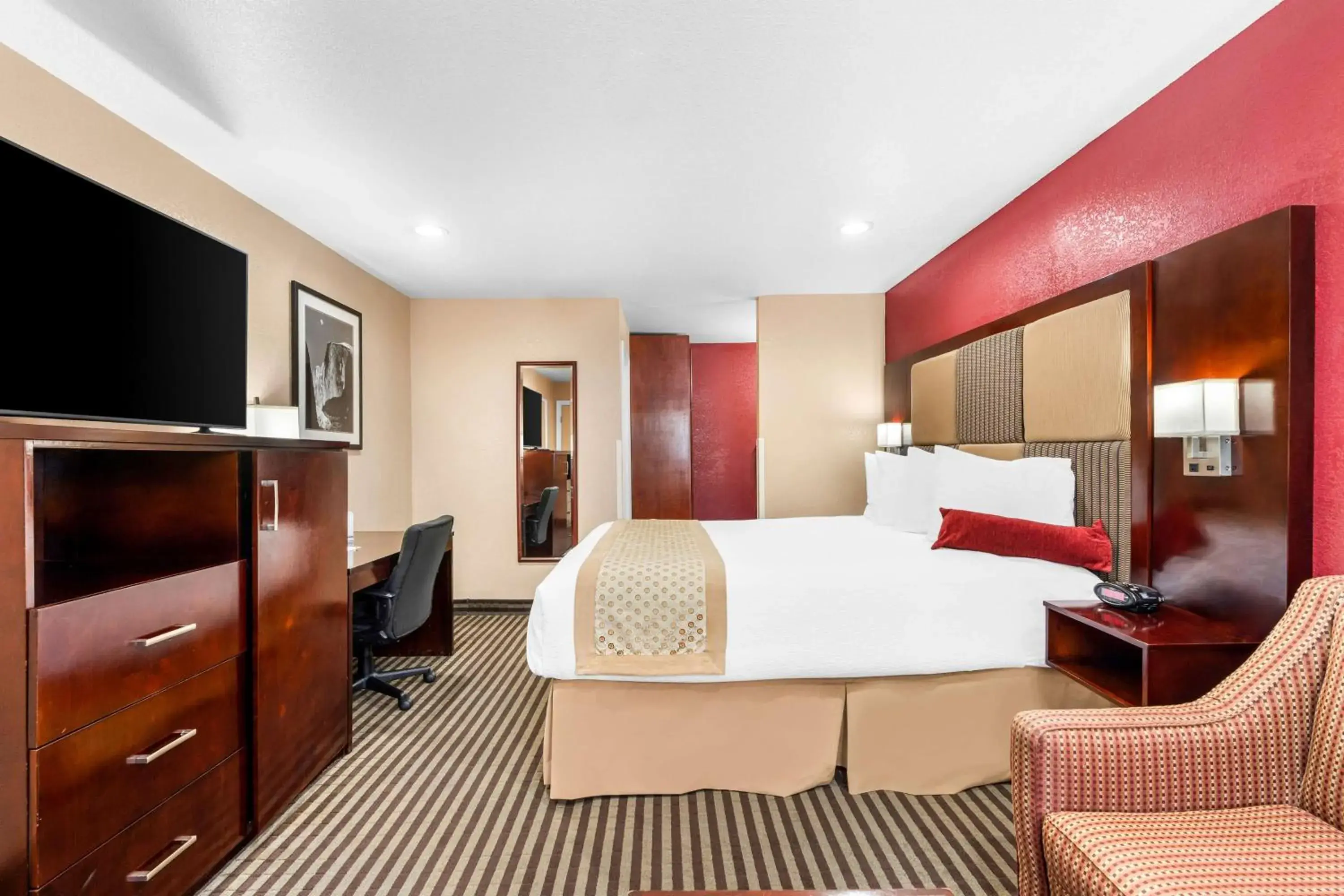 Bedroom, Bed in Best Western Plus Yosemite Way Station Bedroom, Bed in Best Western Plus Yosemite Way Station