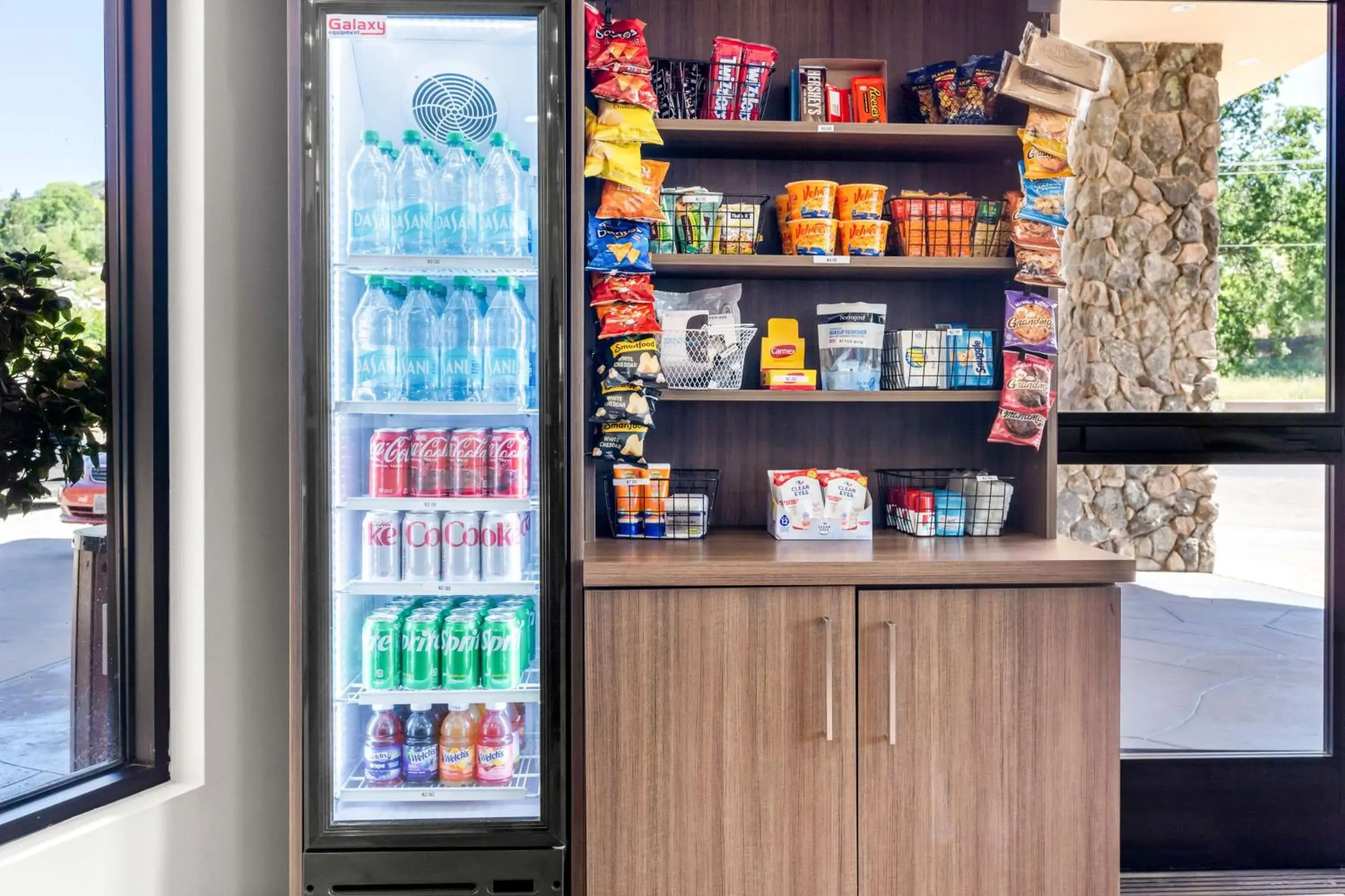 Property building in Best Western Plus Yosemite Way Station Property building in Best Western Plus Yosemite Way Station