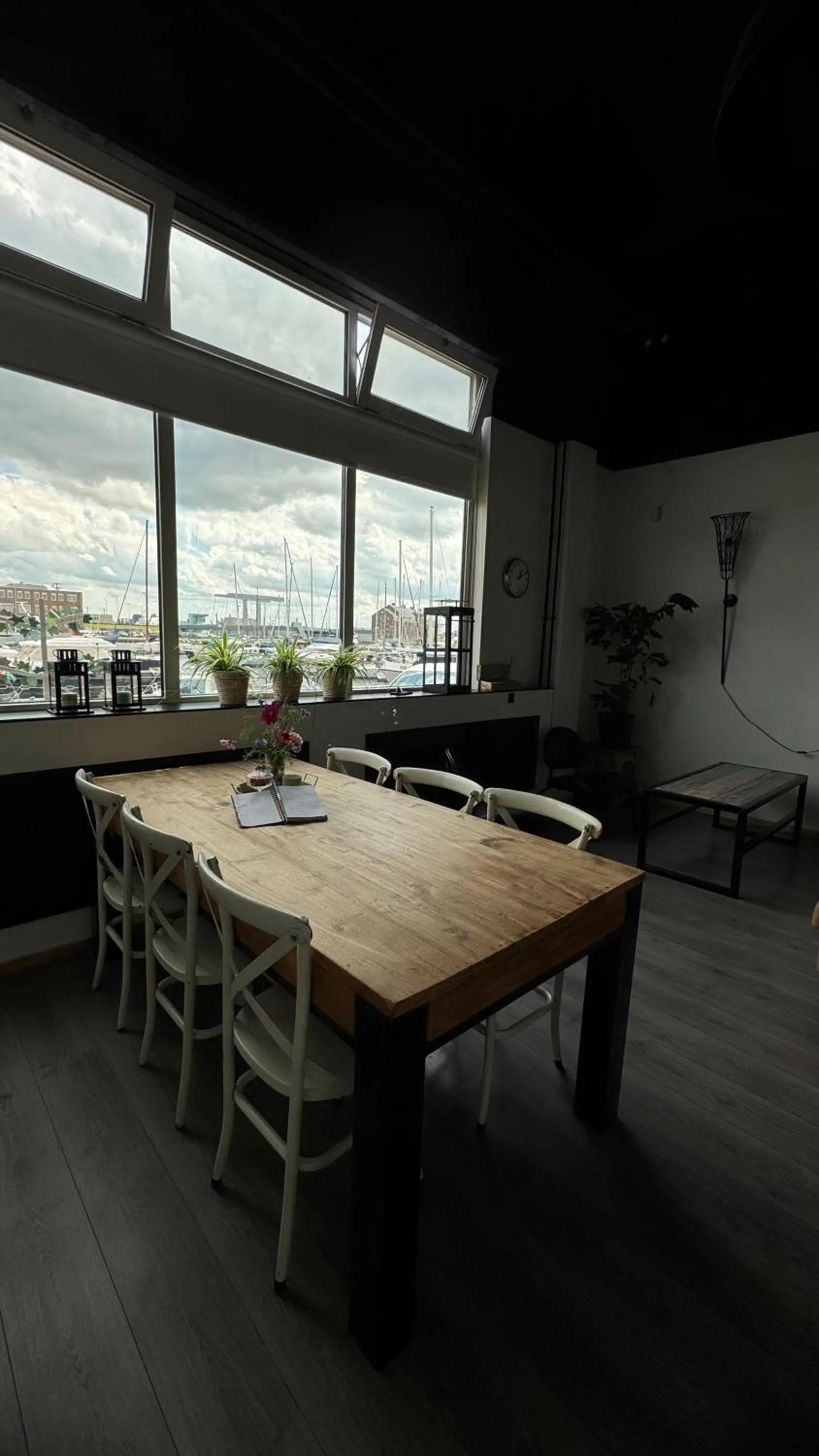 Dining area in BBgebouw39 - op de Rijkswerf