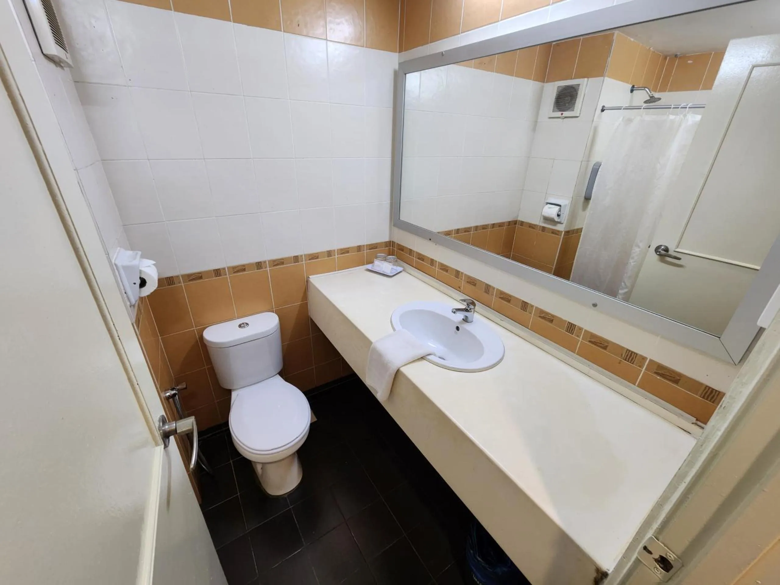 The Grand Puteri Hotel