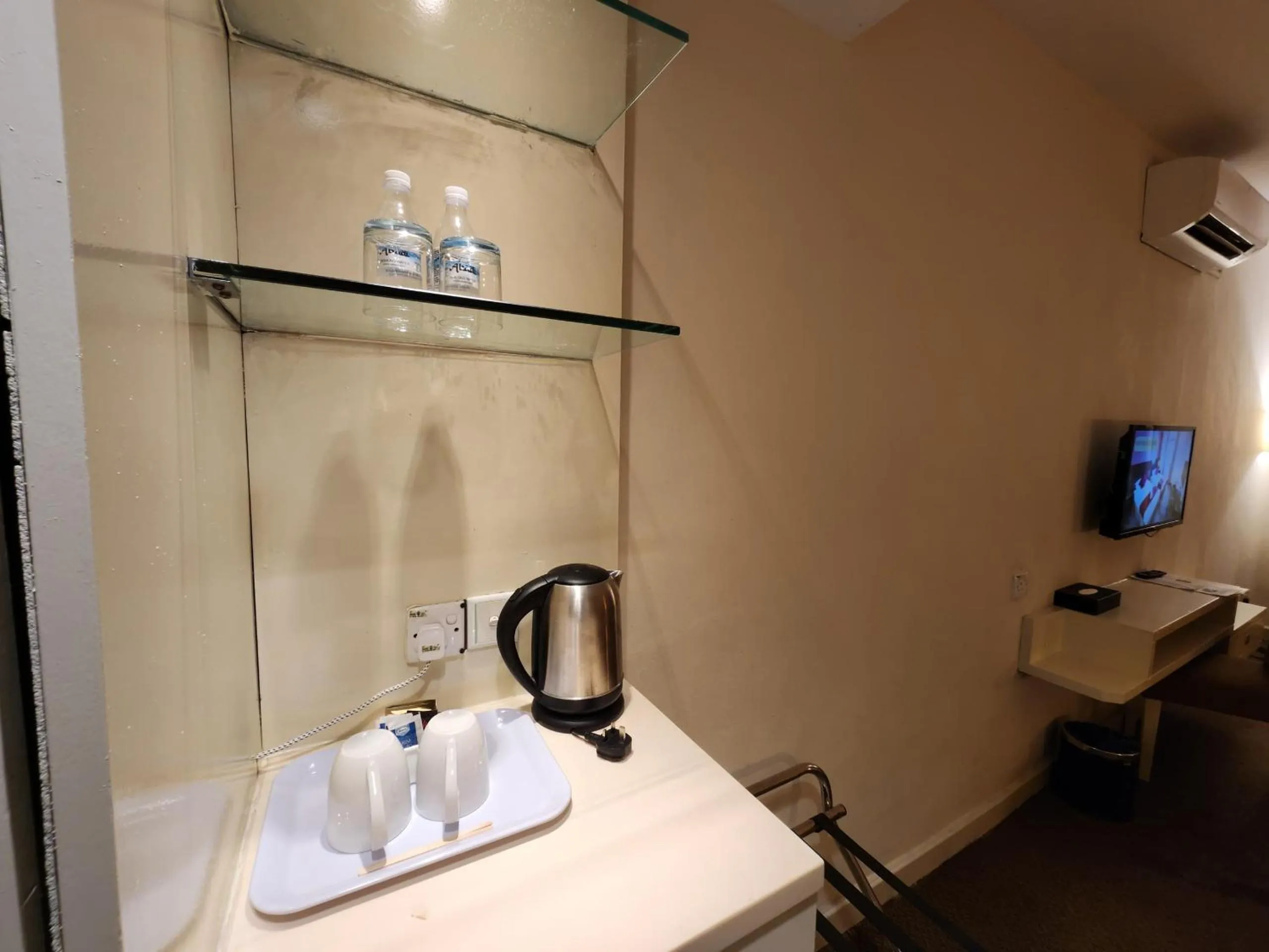 Coffee/tea facilities in The Grand Puteri Hotel