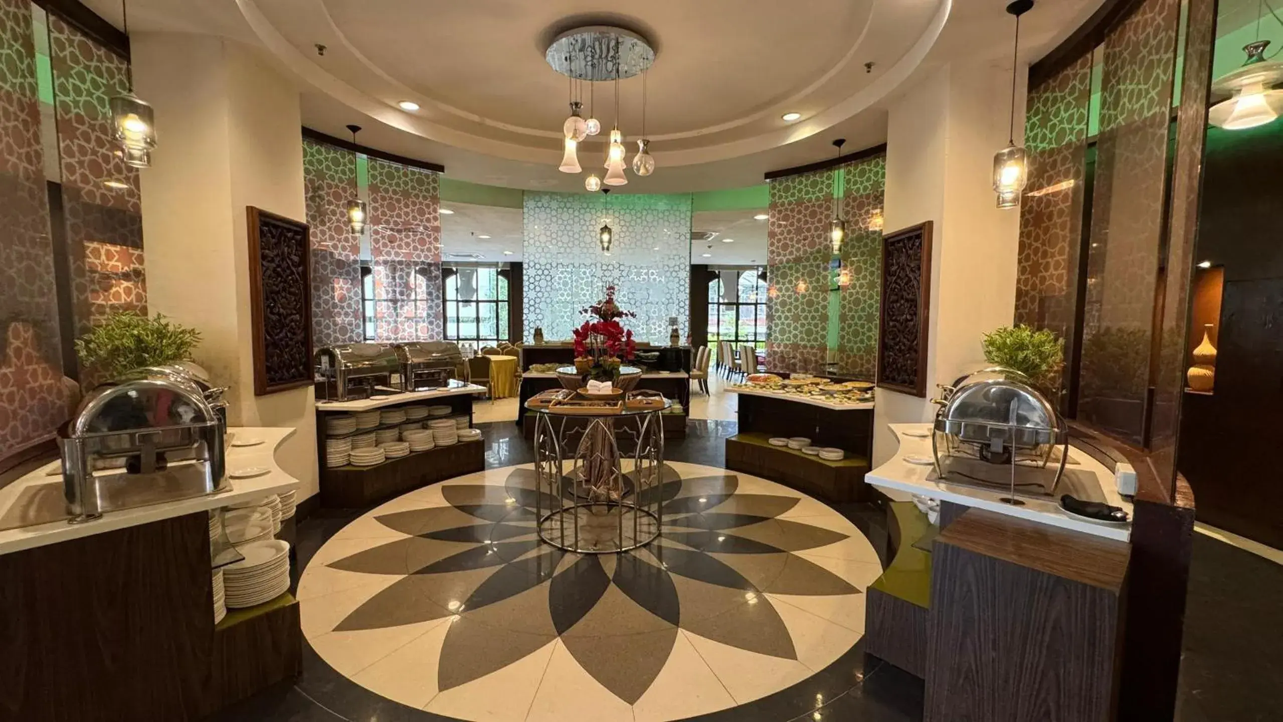 Restaurant/places to eat in The Grand Puteri Hotel Restaurant/places to eat in The Grand Puteri Hotel