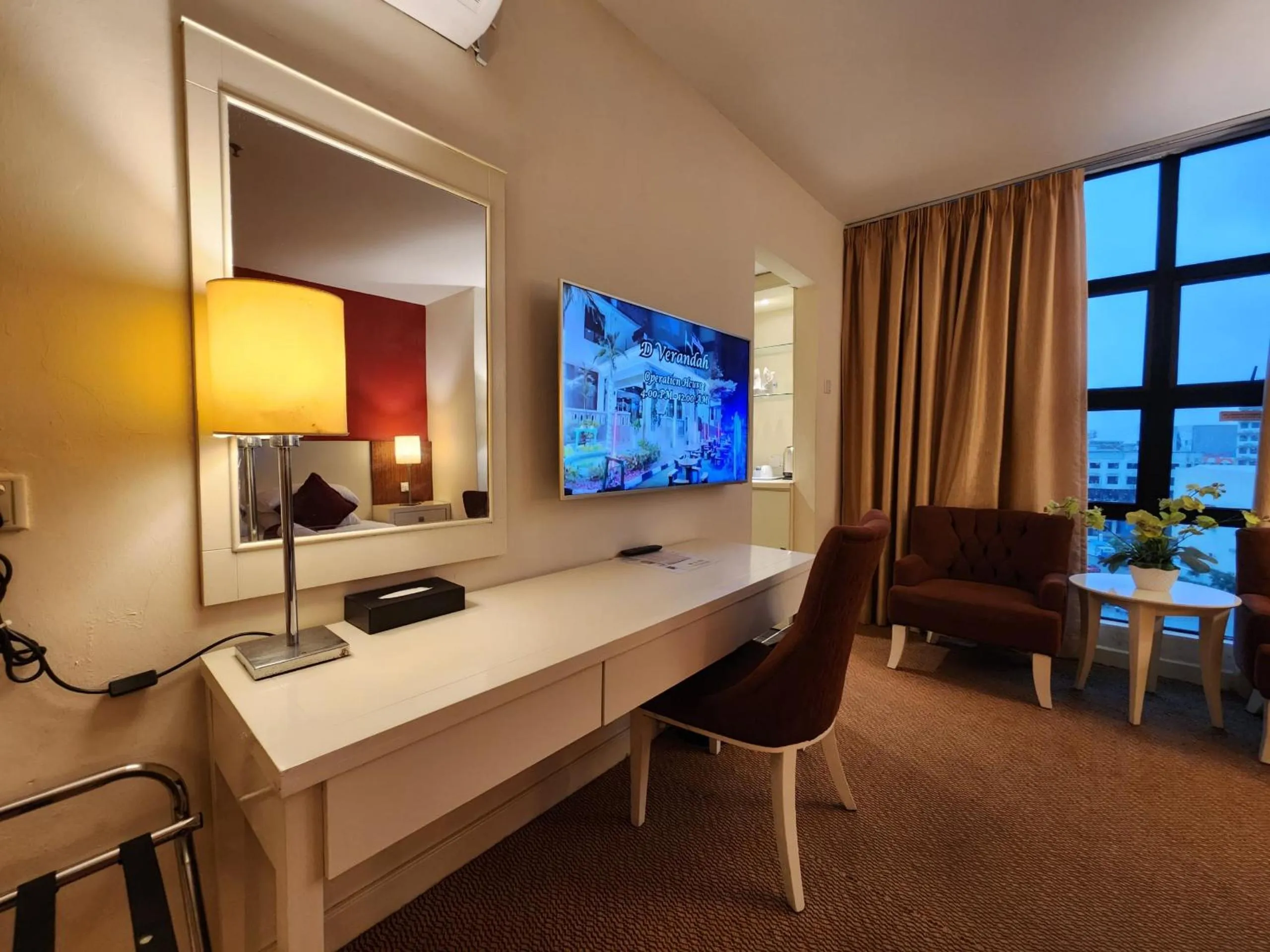 The Grand Puteri Hotel