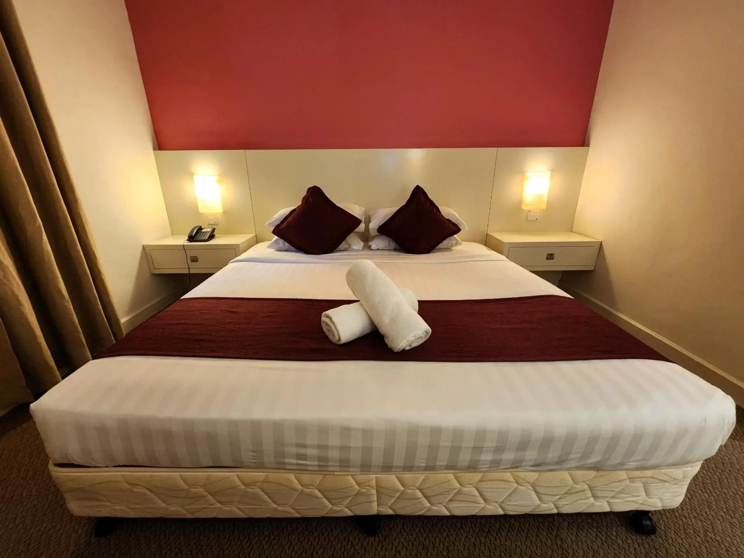 Bed in The Grand Puteri Hotel Bed in The Grand Puteri Hotel