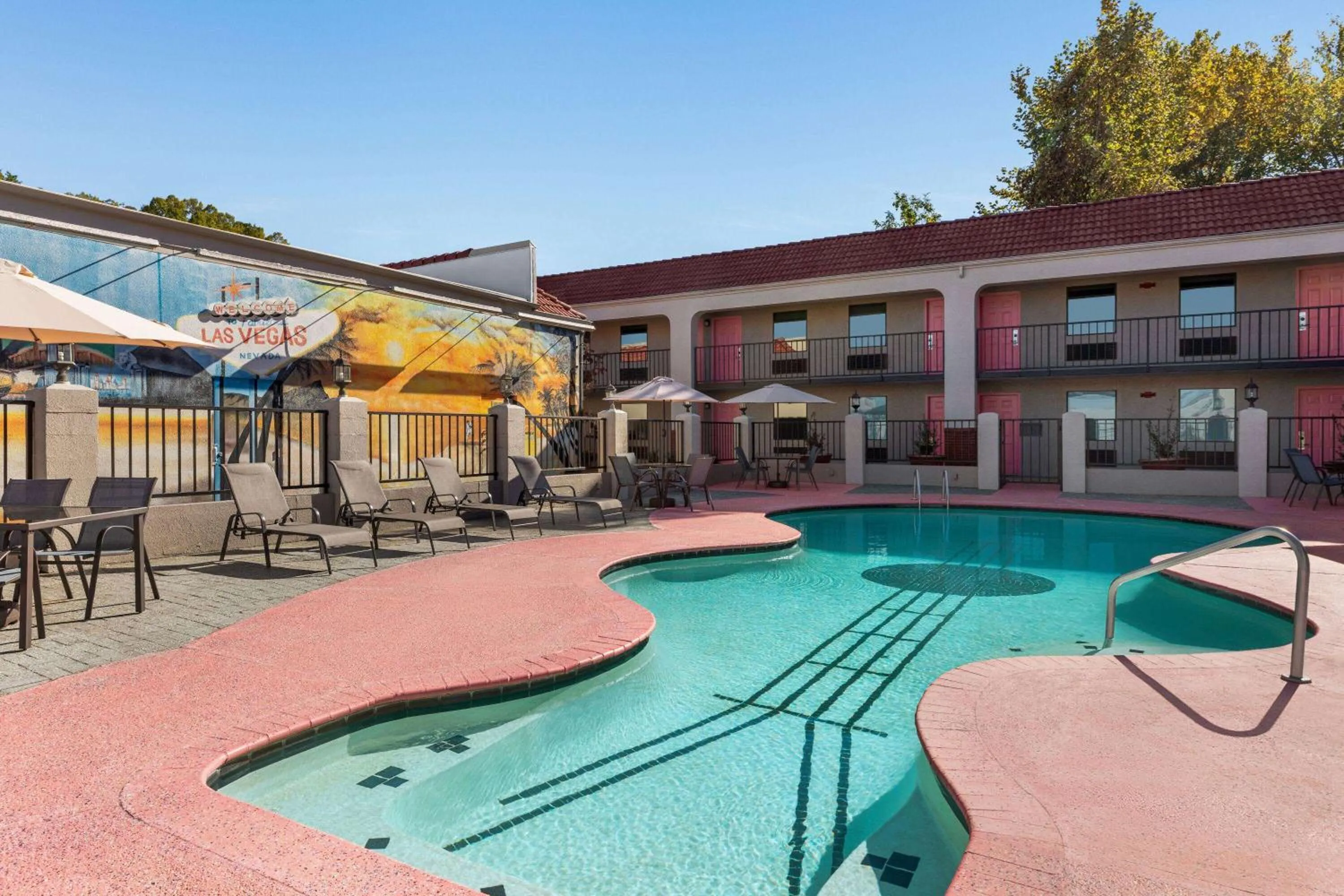 Swimming pool in Days Inn by Wyndham Memphis at Graceland