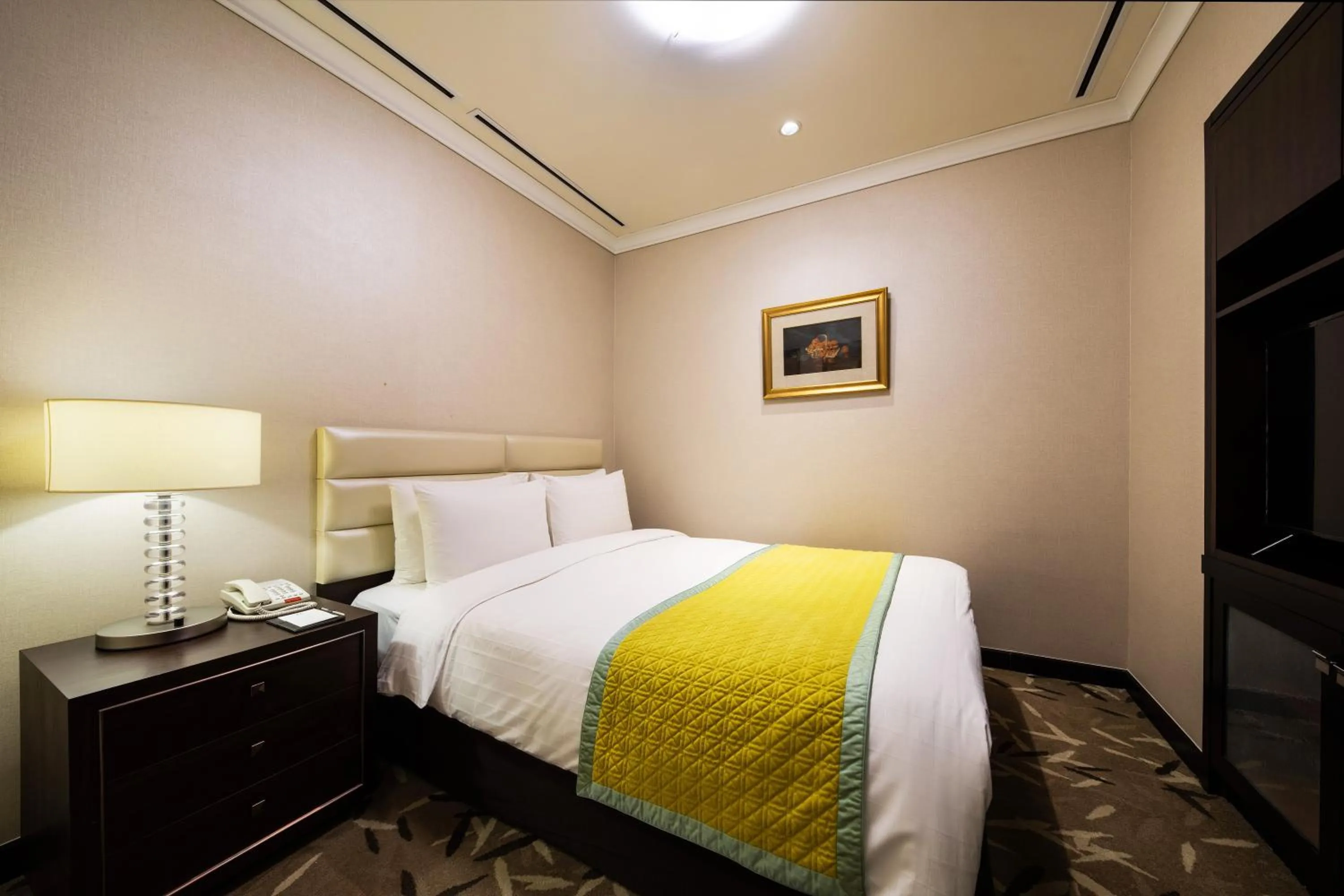 Decorative detail, Bed in Oakwood Premier Coex Center Seoul