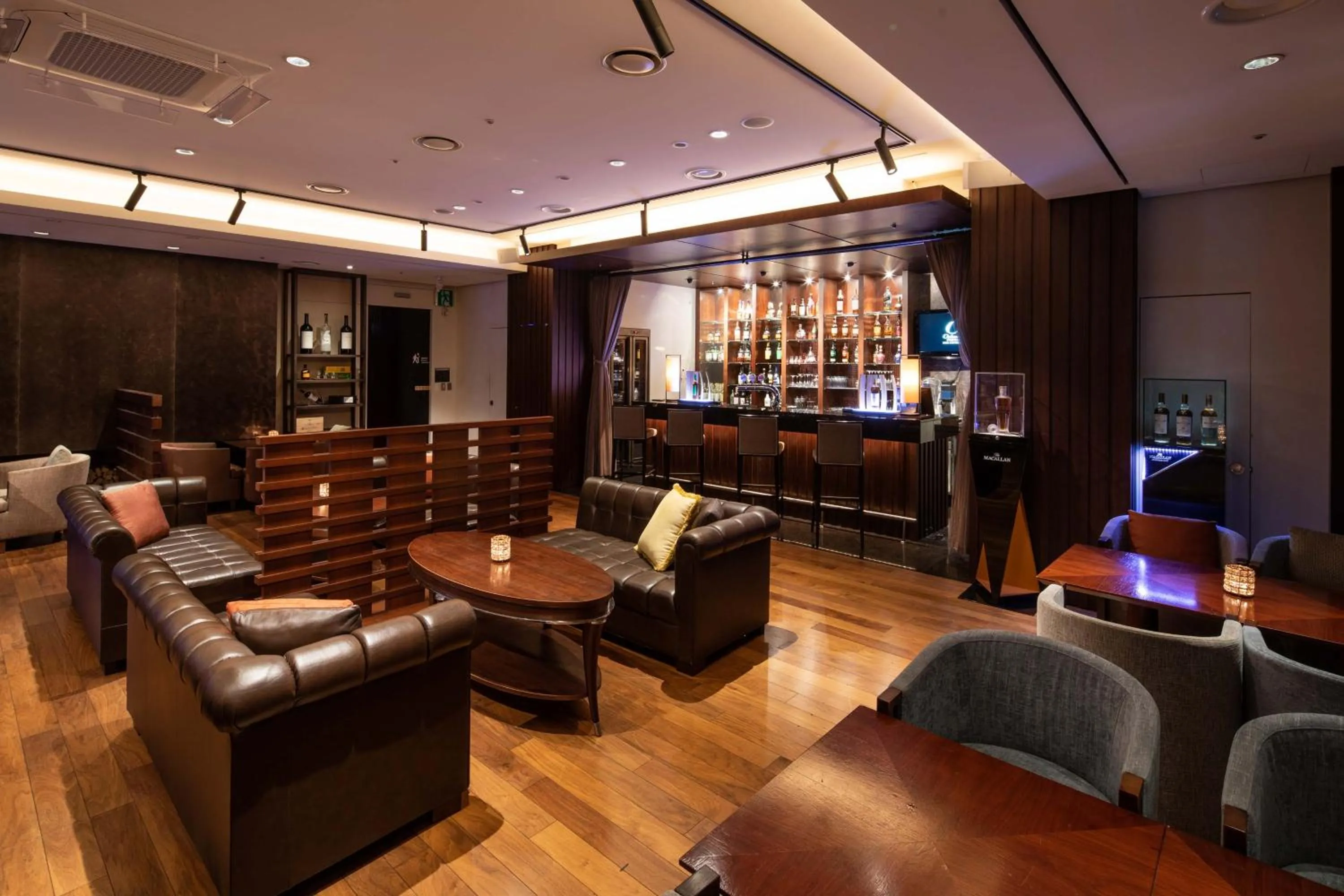 Restaurant/places to eat in Oakwood Premier Coex Center Seoul