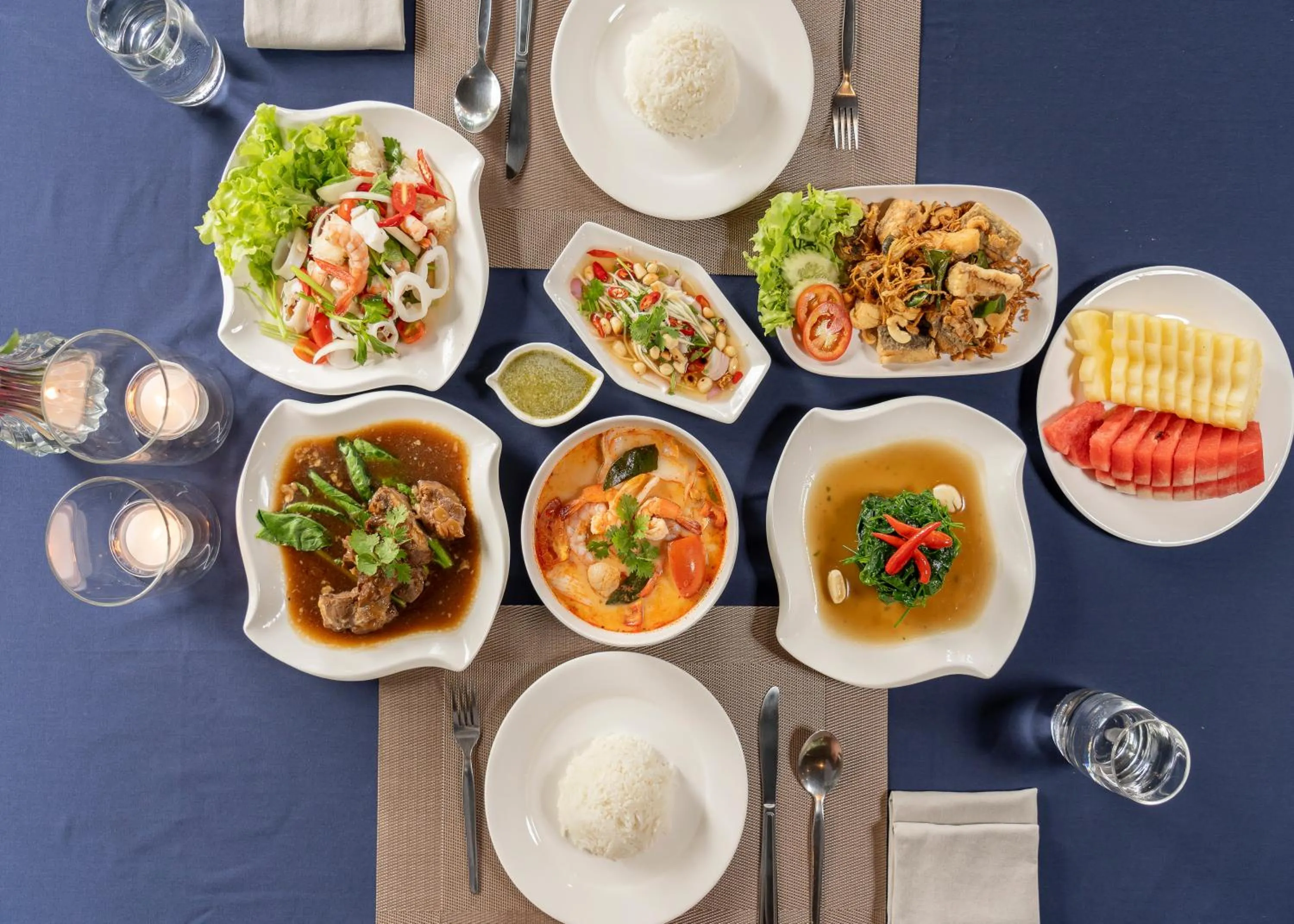 Food and drinks in Home Phutoey River Kwai Hotspring & Nature Resort