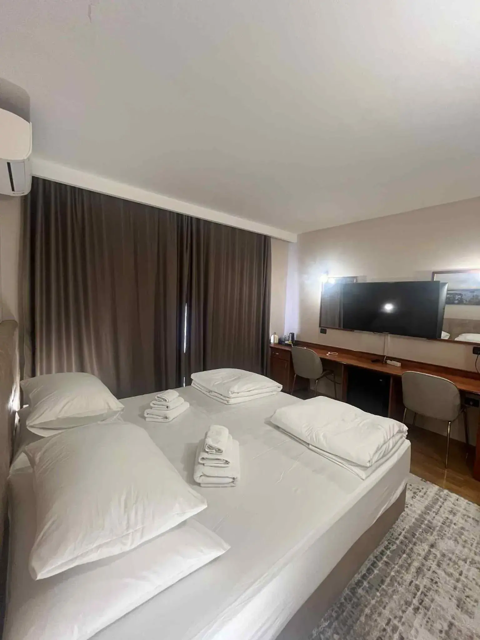 Double or Twin Room with Side Sea View in Dela Double or Twin Room with Side Sea View in Dela