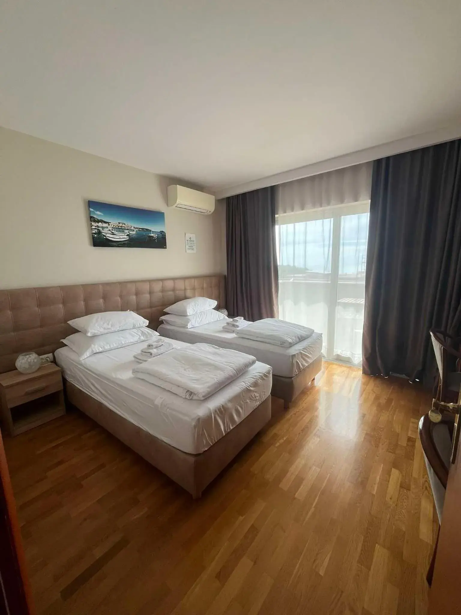 Double or Twin Room with Side Sea View in Dela Double or Twin Room with Side Sea View in Dela