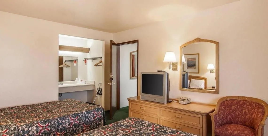 Bed in Ashland Valley Inn