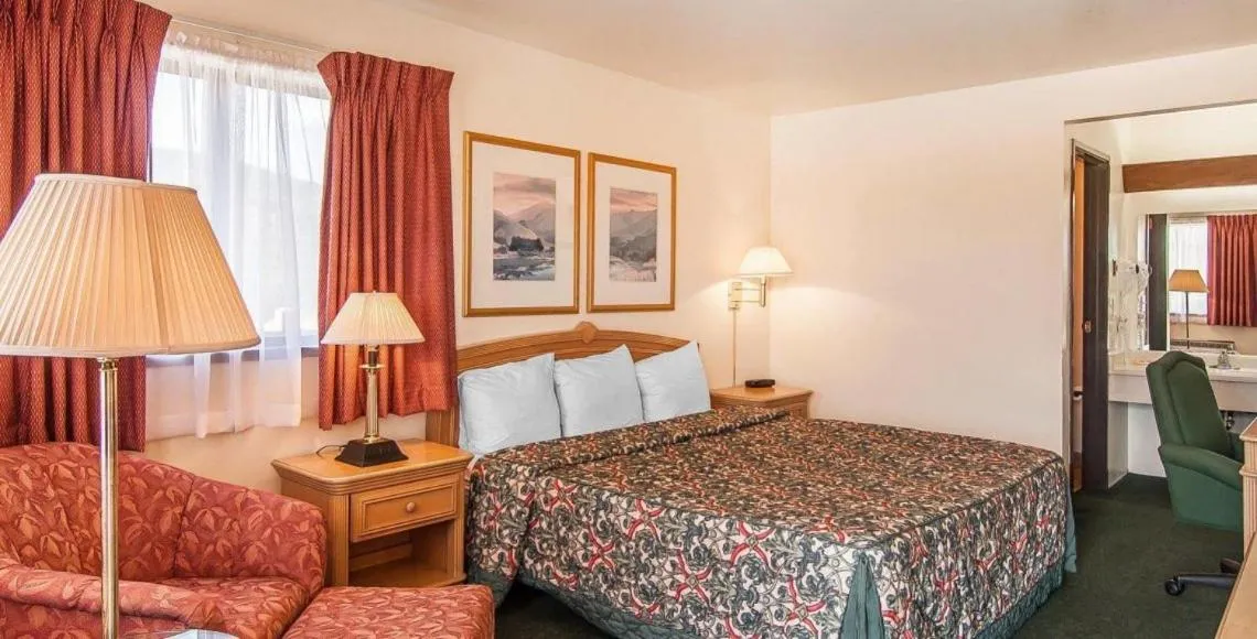 Bed in Ashland Valley Inn