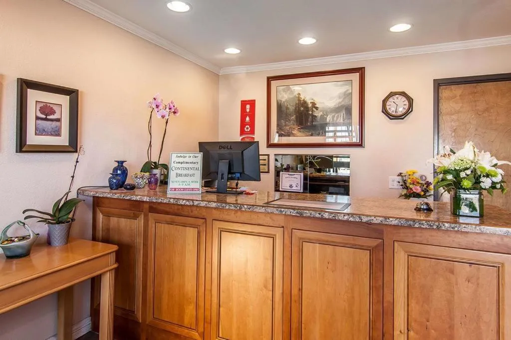 Lobby or reception in Ashland Valley Inn