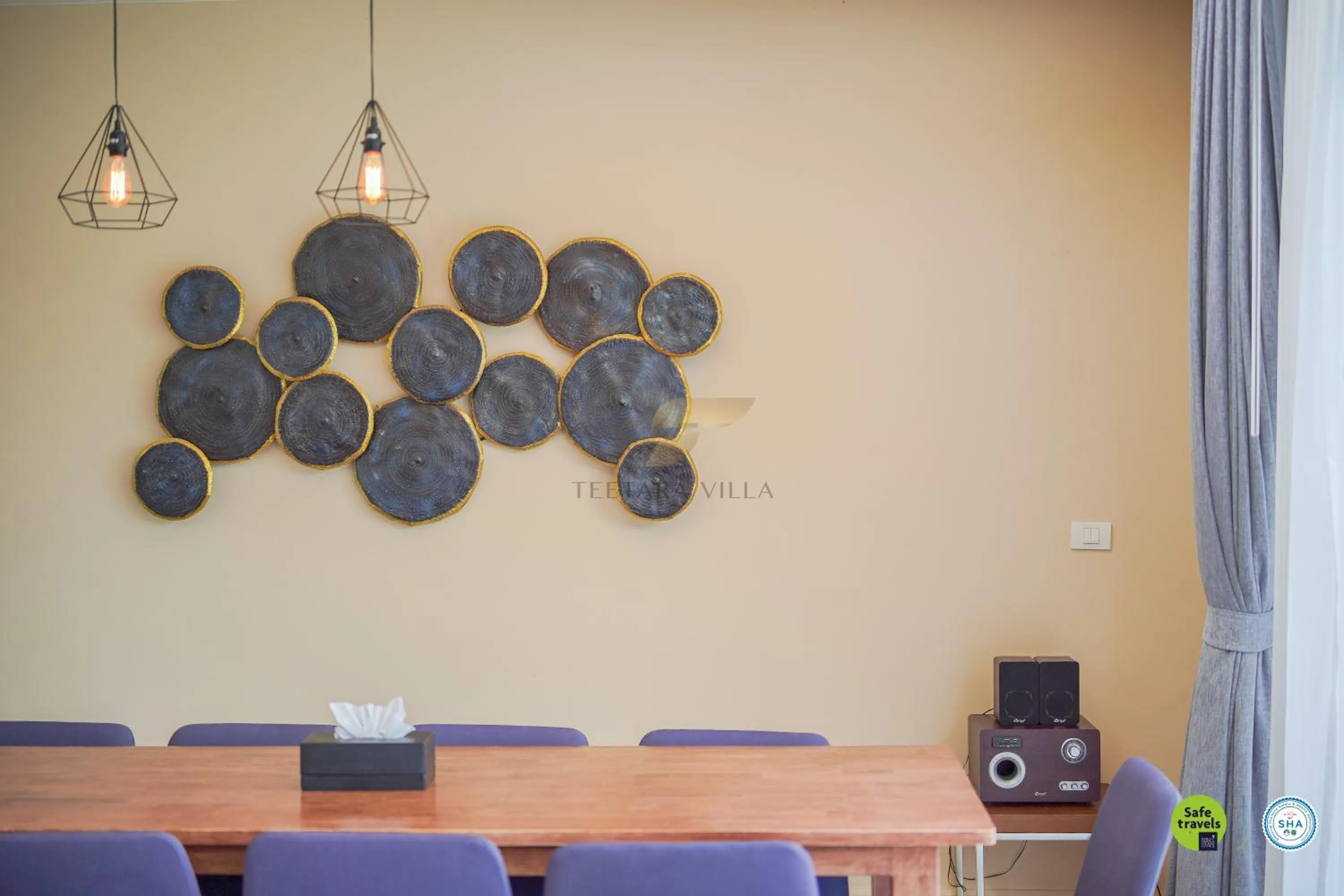 Restaurant/places to eat in Teetara Villa Patong