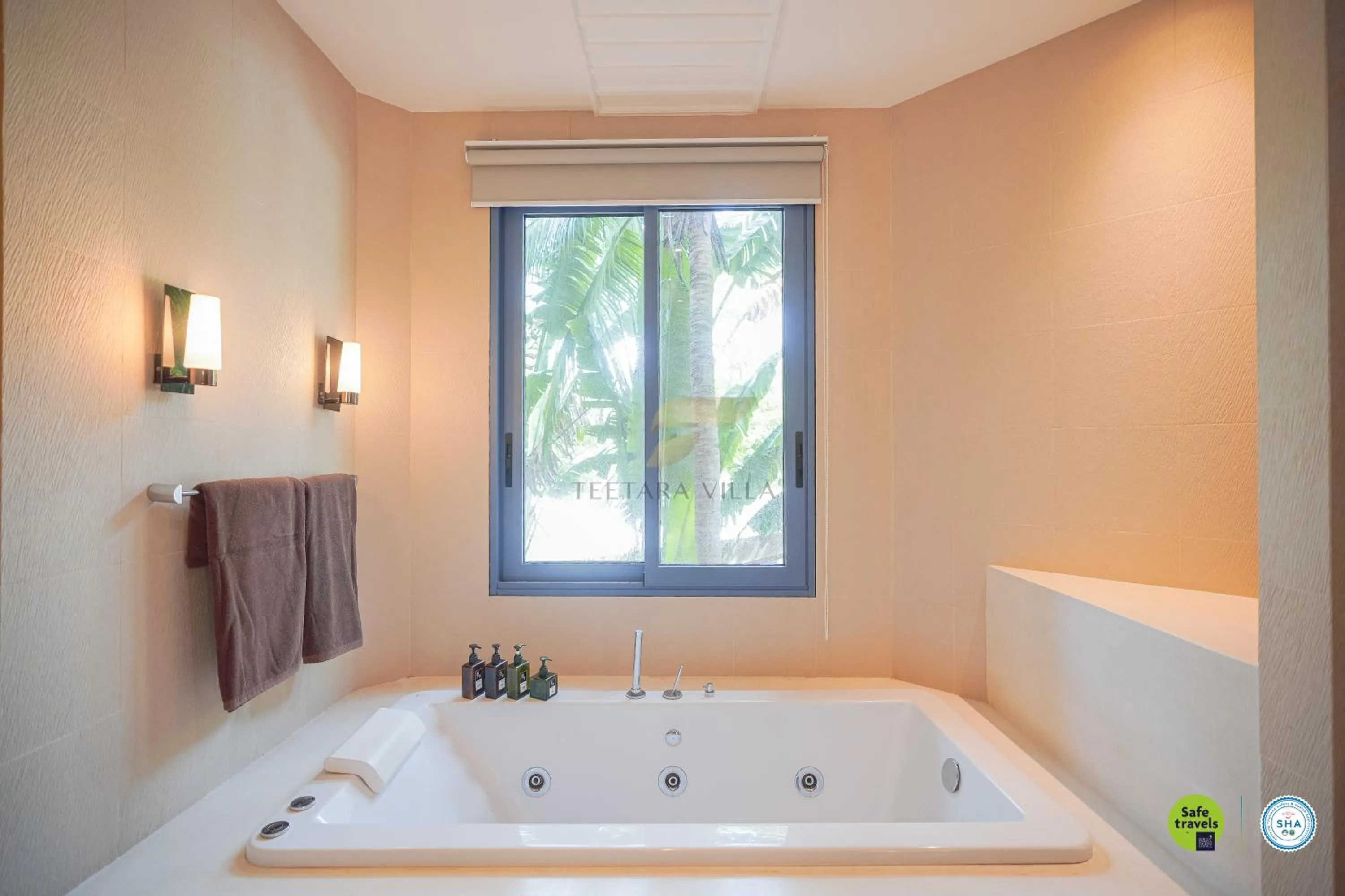 Hot Tub in Teetara Villa Patong