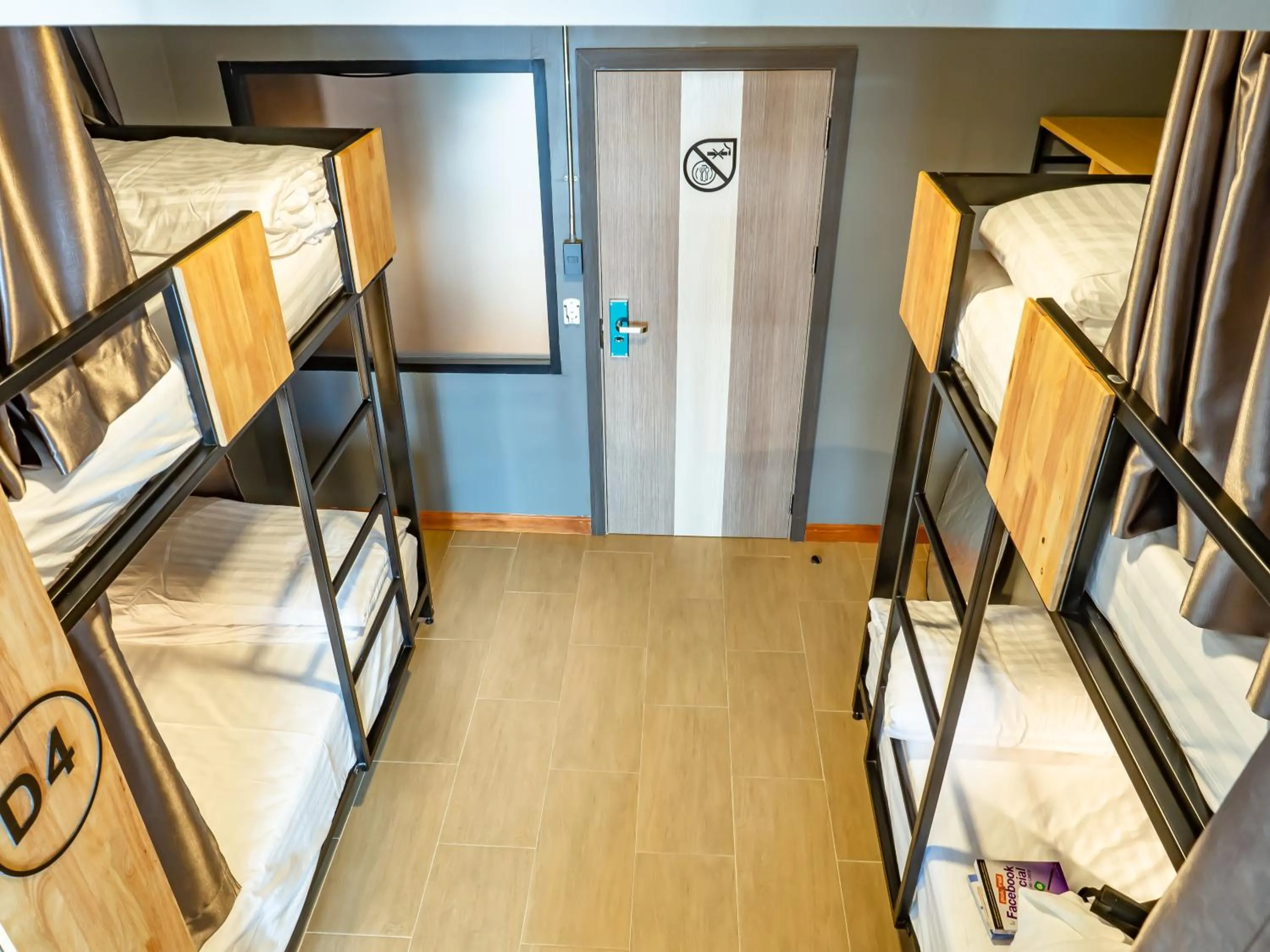 bunk bed, Bed in Ray Hostel