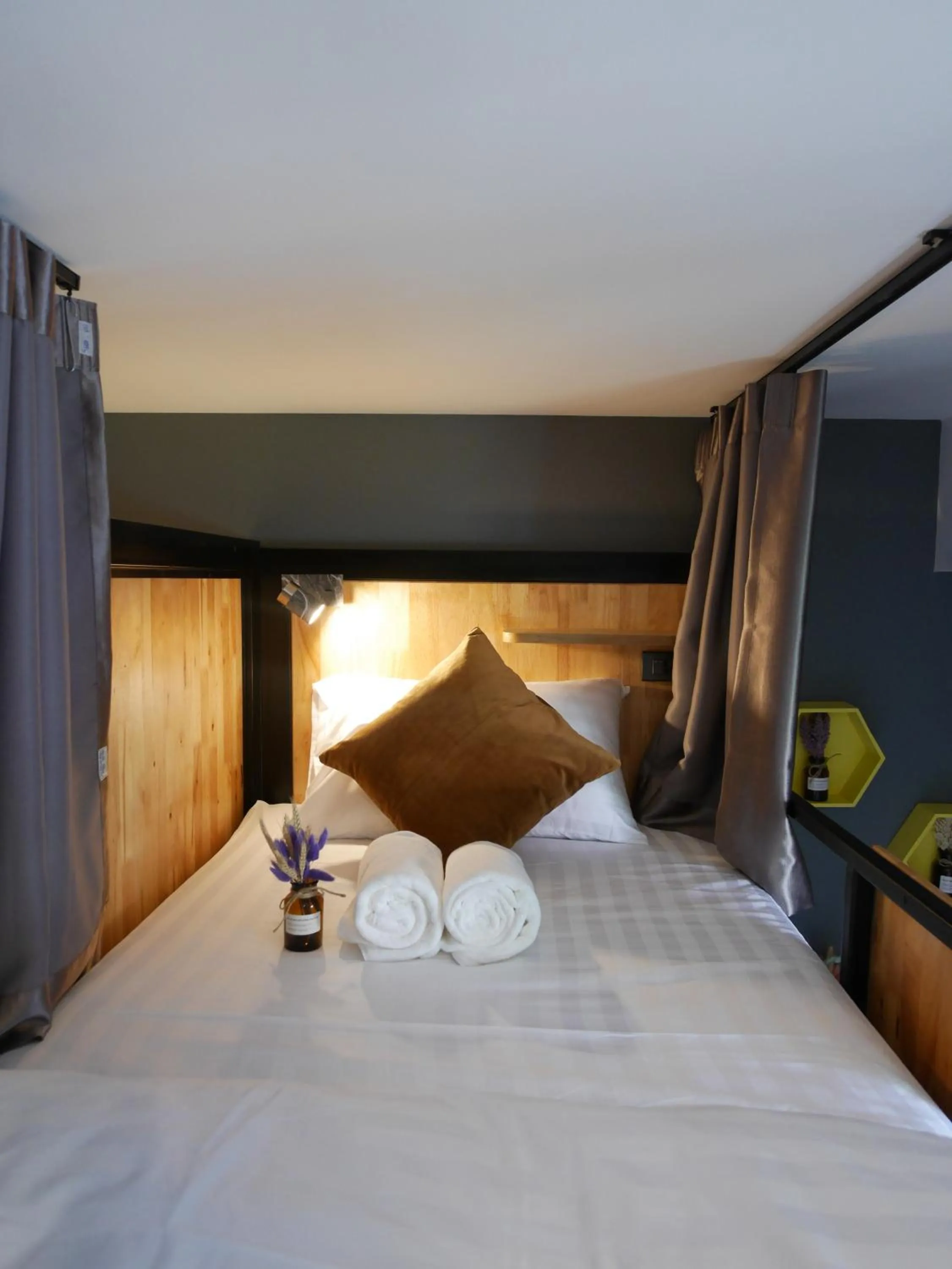 bunk bed, Bed in Ray Hostel