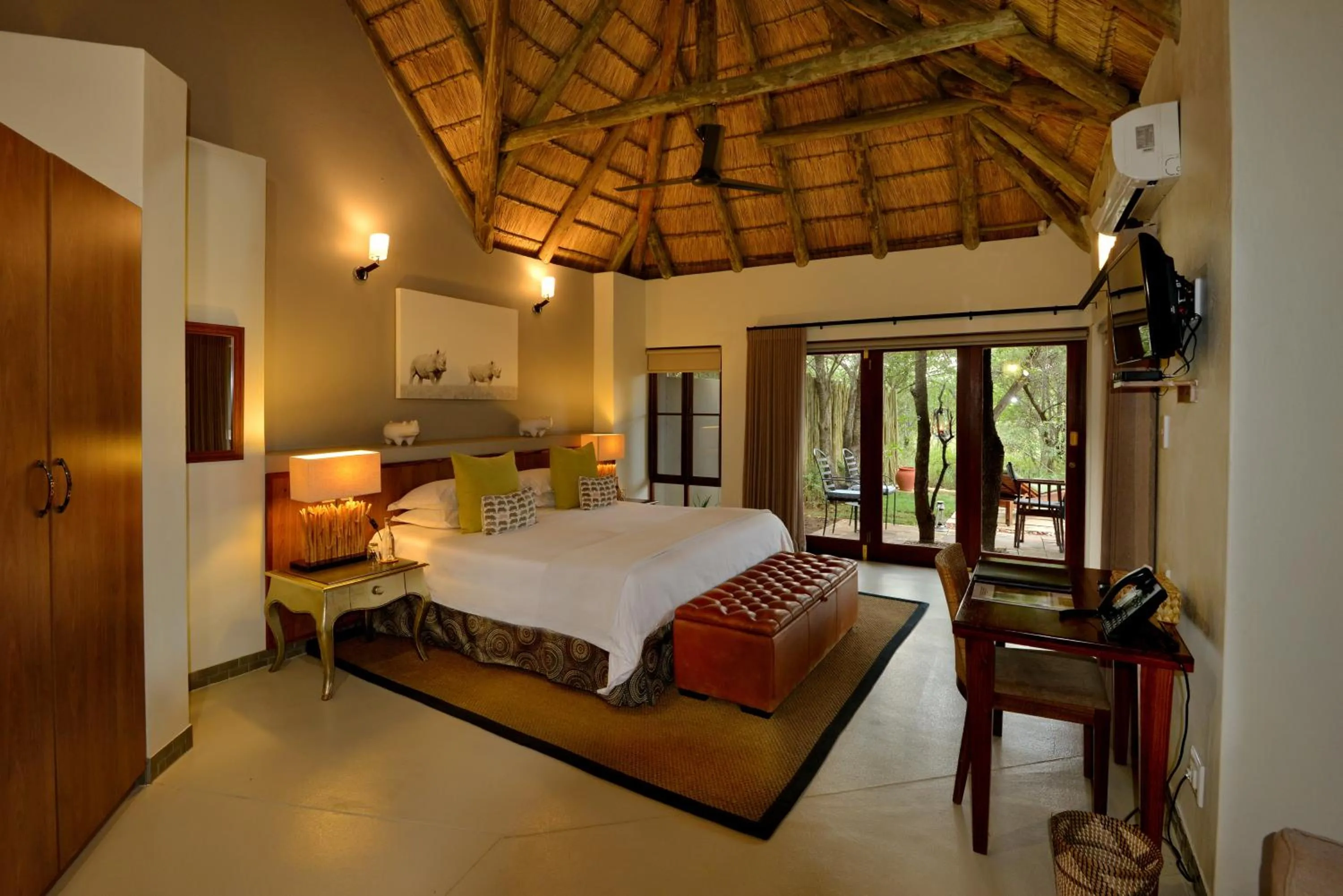 Bed in Tambuti Lodge