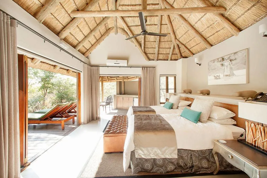 Bed in Tambuti Lodge
