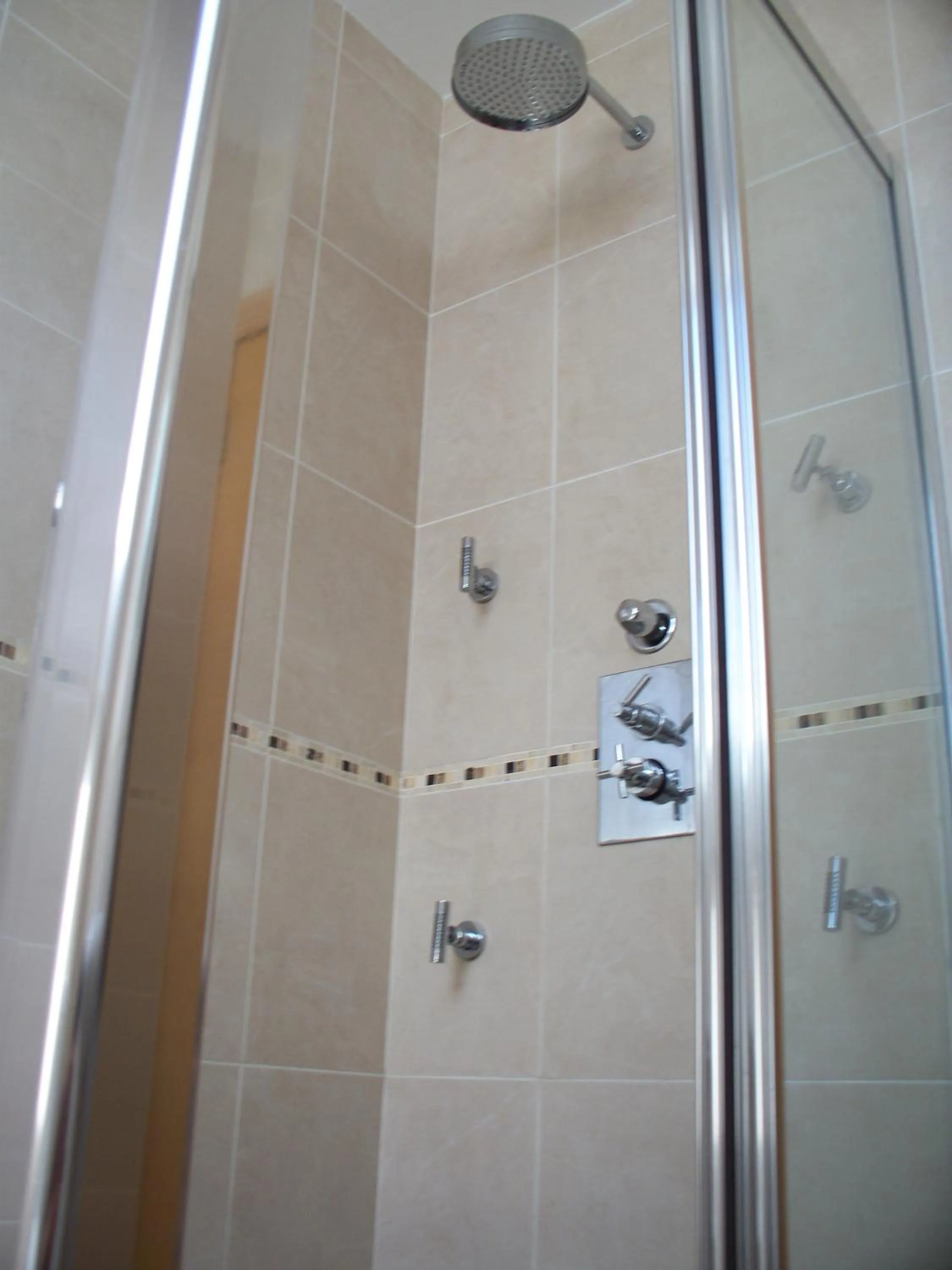 Shower in Blackberry Lodge Accommodation