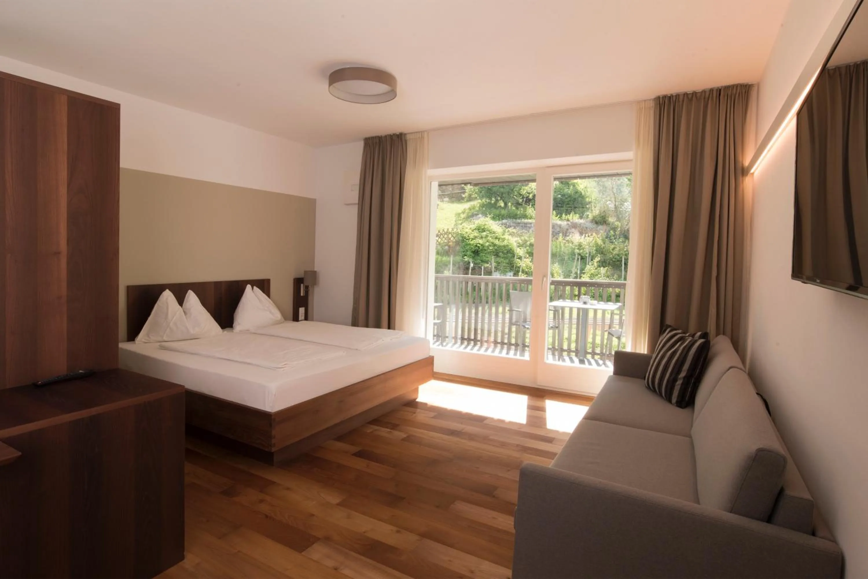 Balcony/Terrace, Bed in Apparthotel Calma