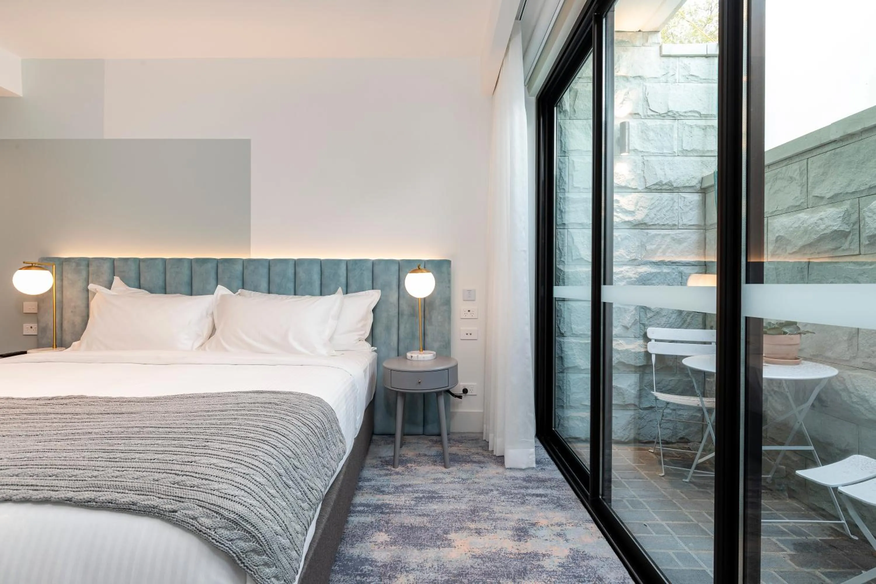 Photo of the whole room, Bed in The Albert Mosman