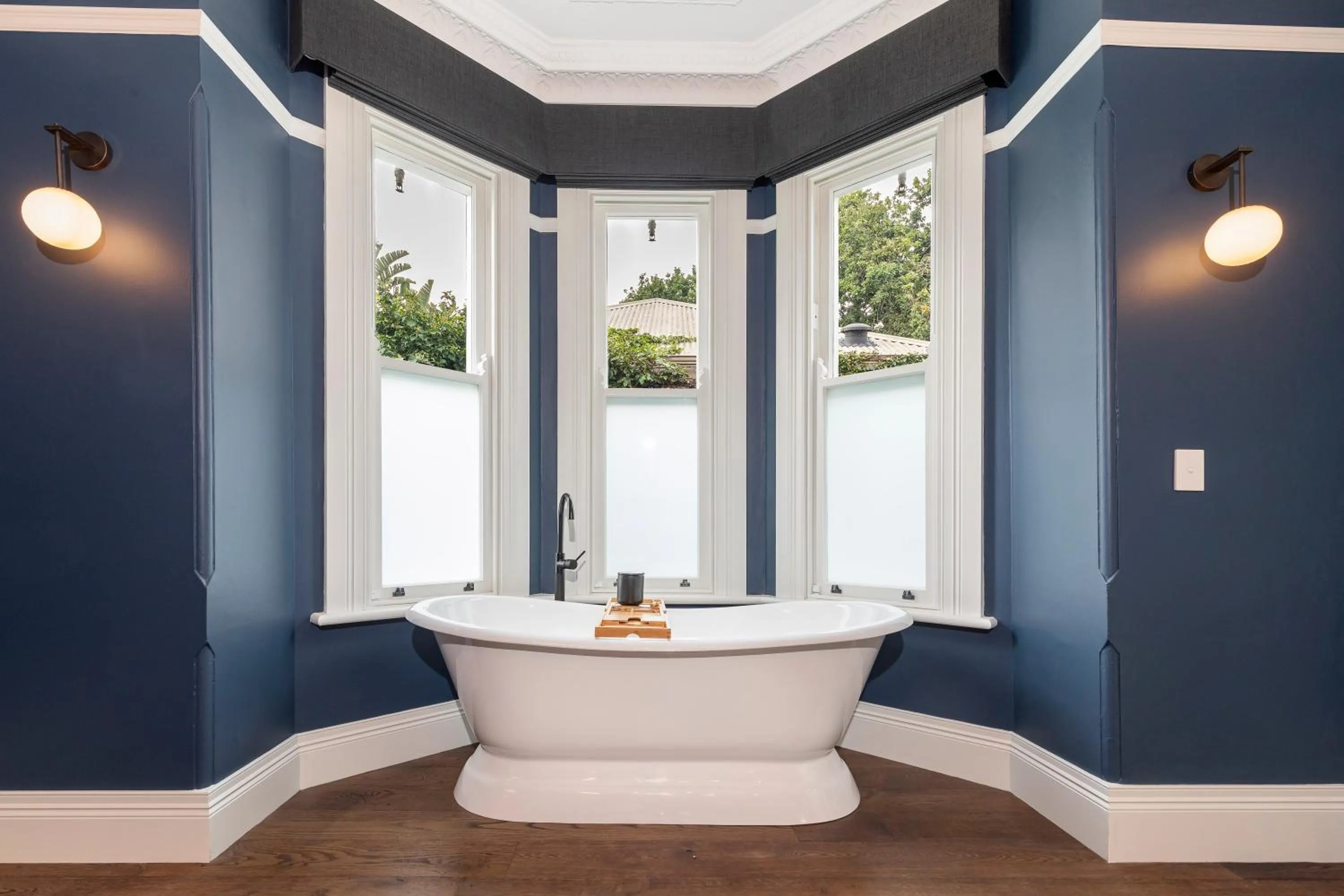 Bath in The Albert Mosman