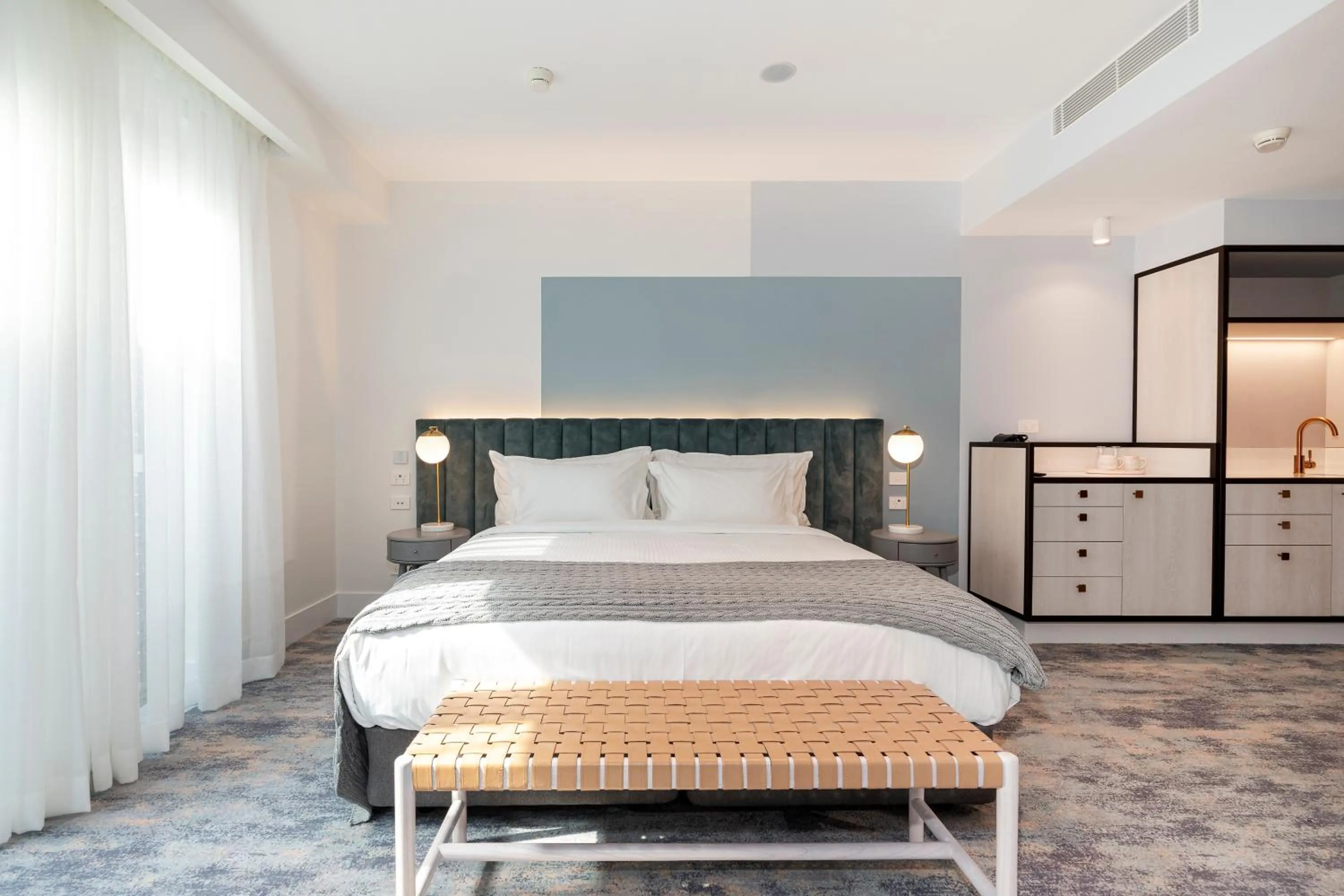 Photo of the whole room, Bed in The Albert Mosman