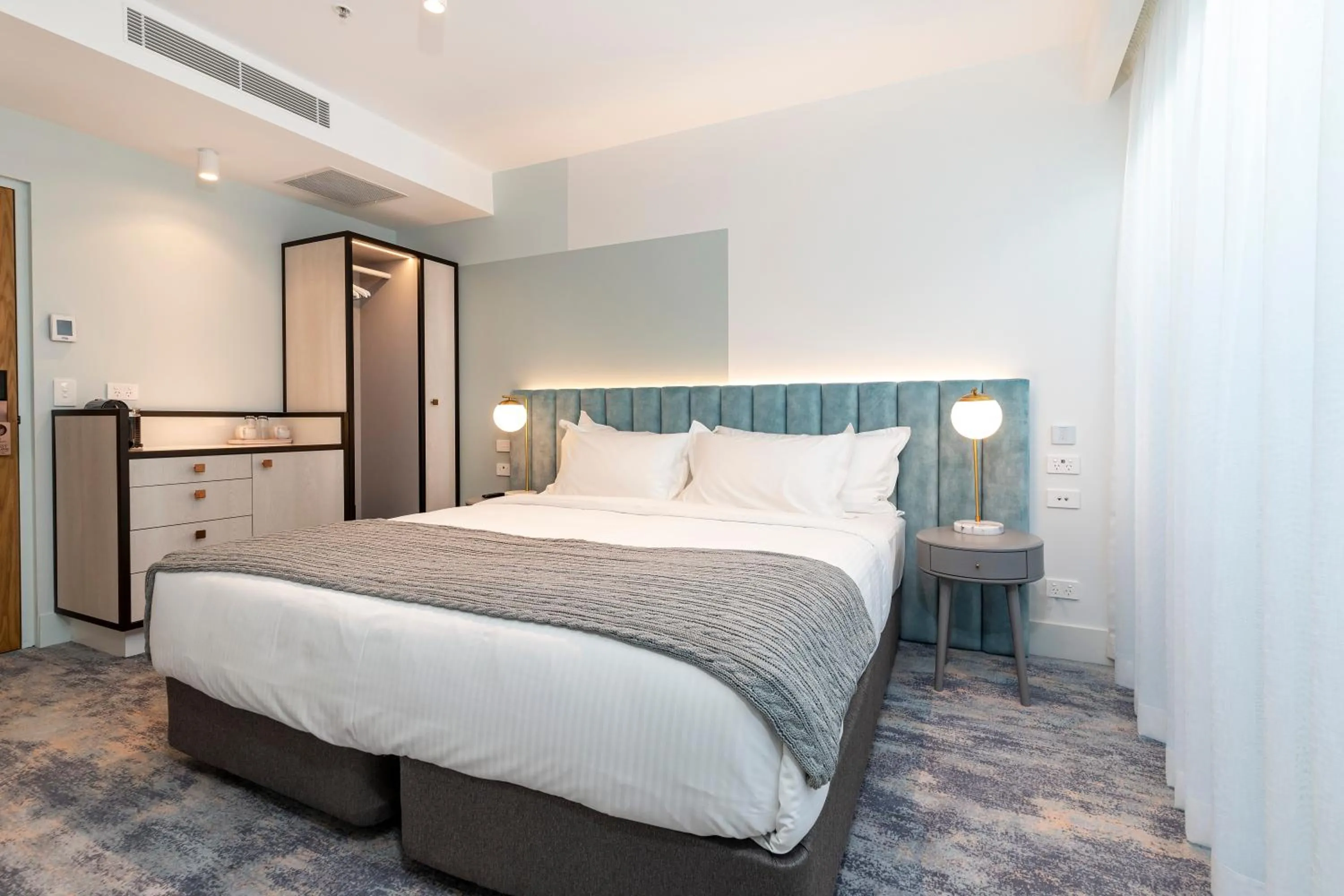 Bedroom, Bed in The Albert Mosman