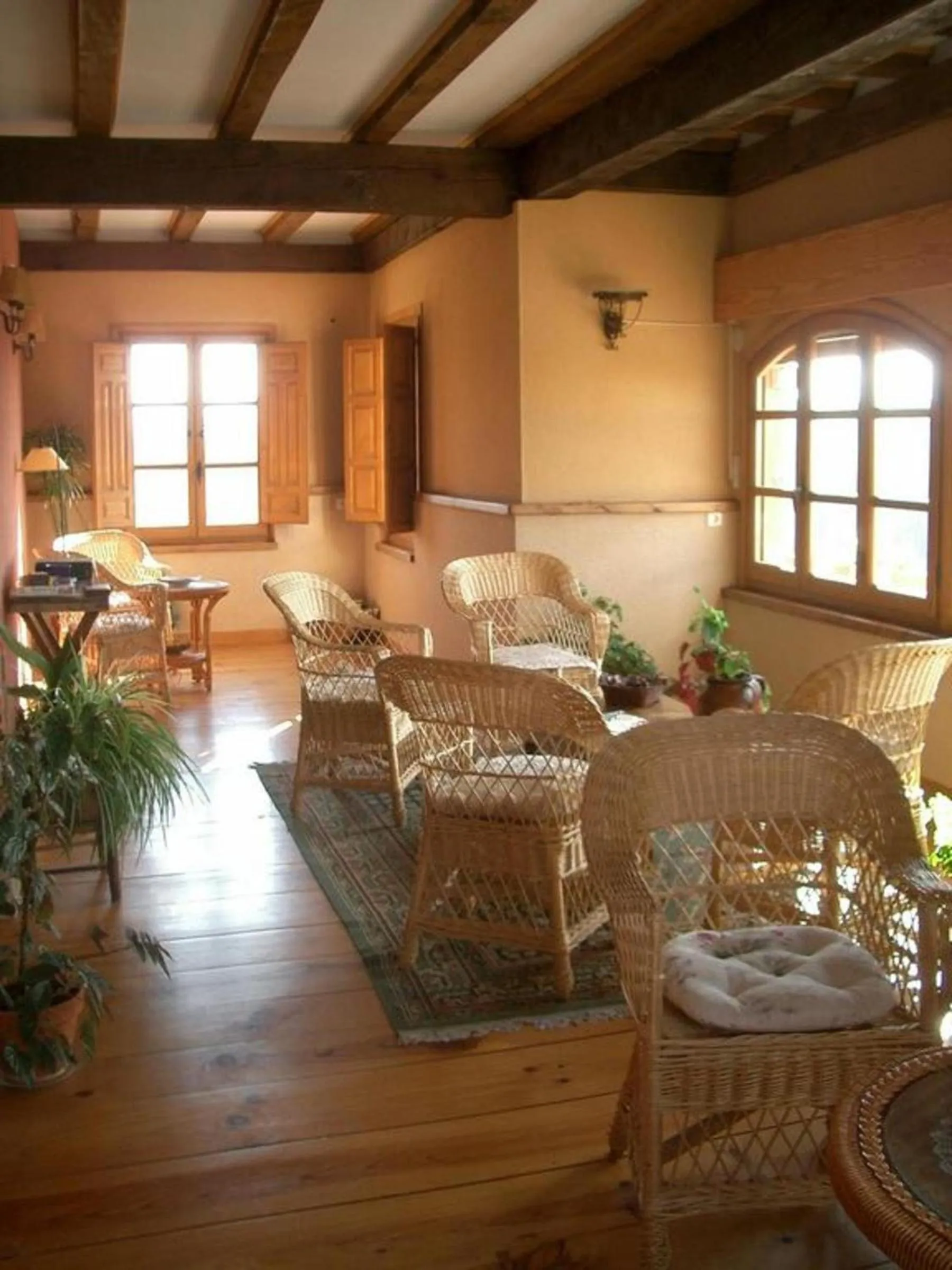 Living room in El Camino Real