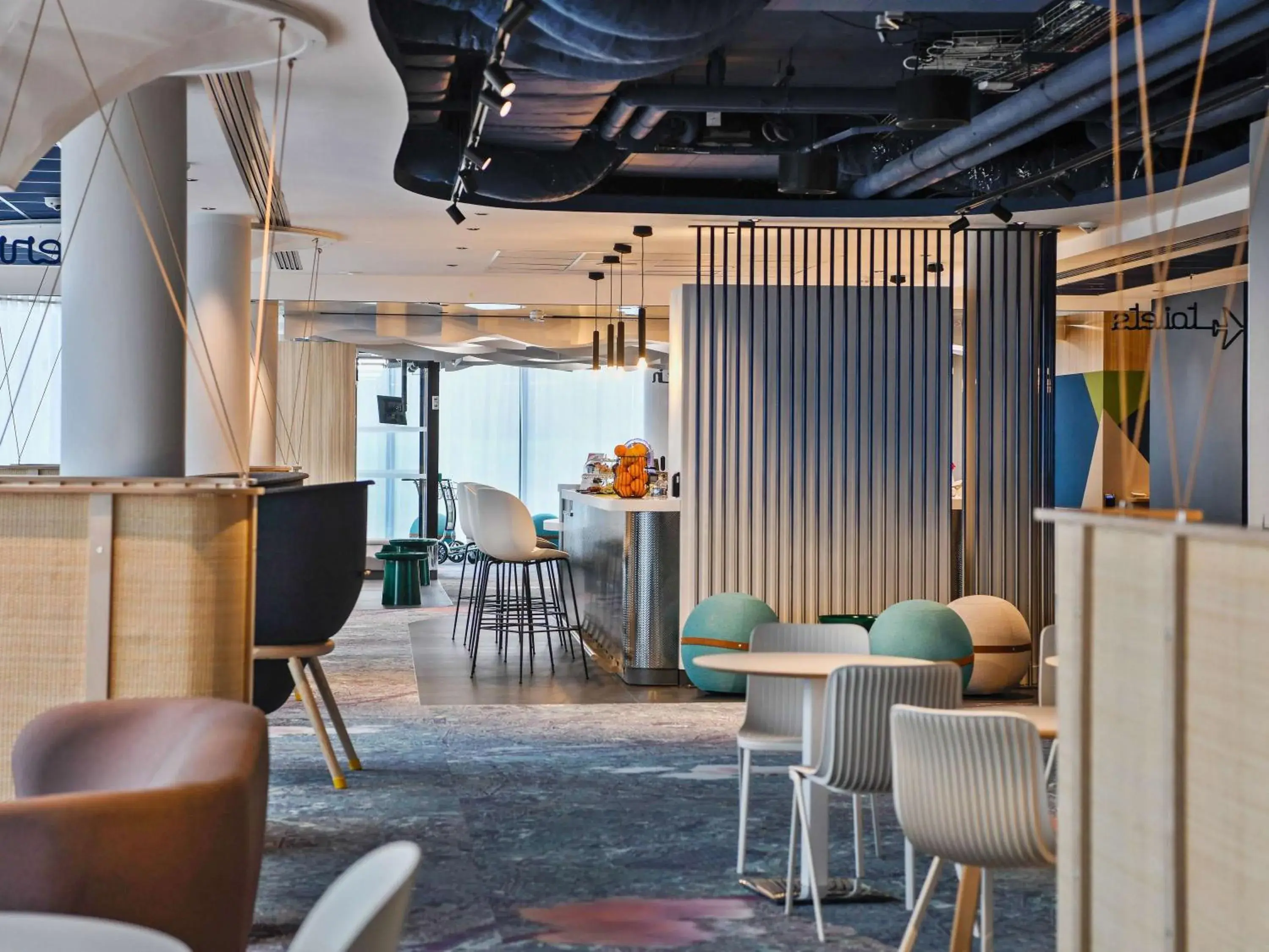 Property building, Lounge/Bar in ibis Styles Paris Orly Tech Airport