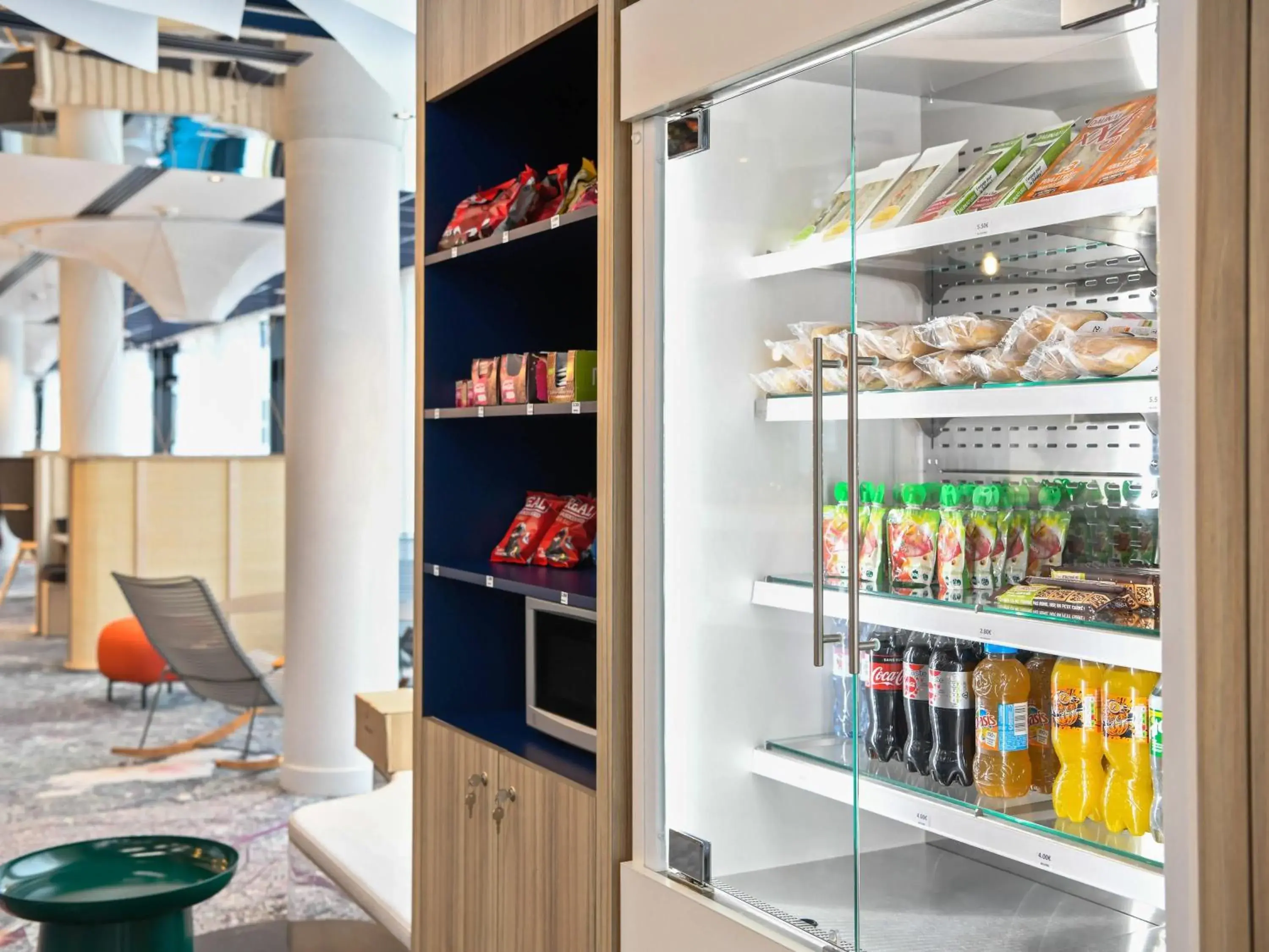 Lounge or bar in ibis Styles Paris Orly Airport Lounge or bar in ibis Styles Paris Orly Airport