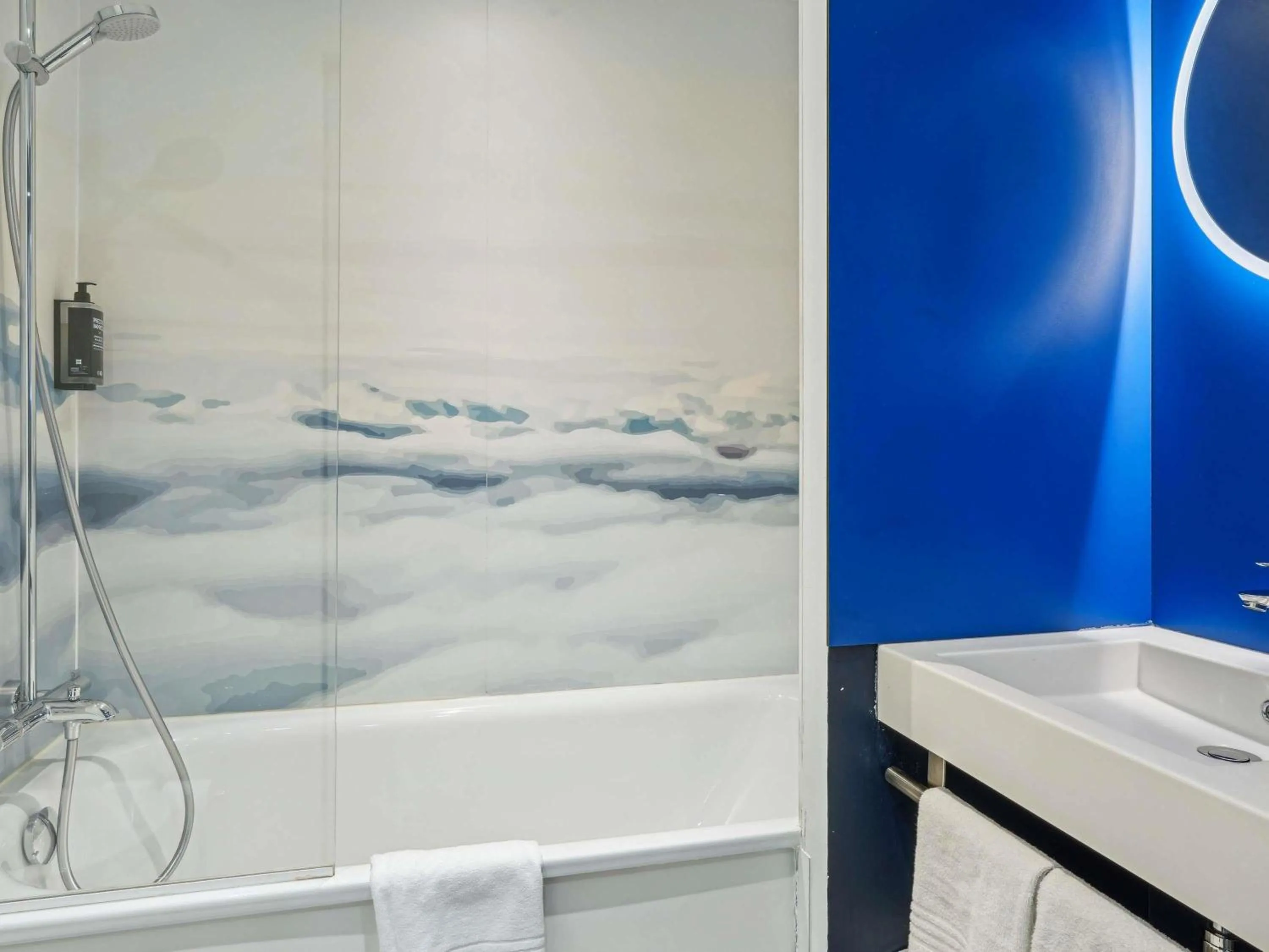 Bedroom in ibis Styles Paris Orly Airport