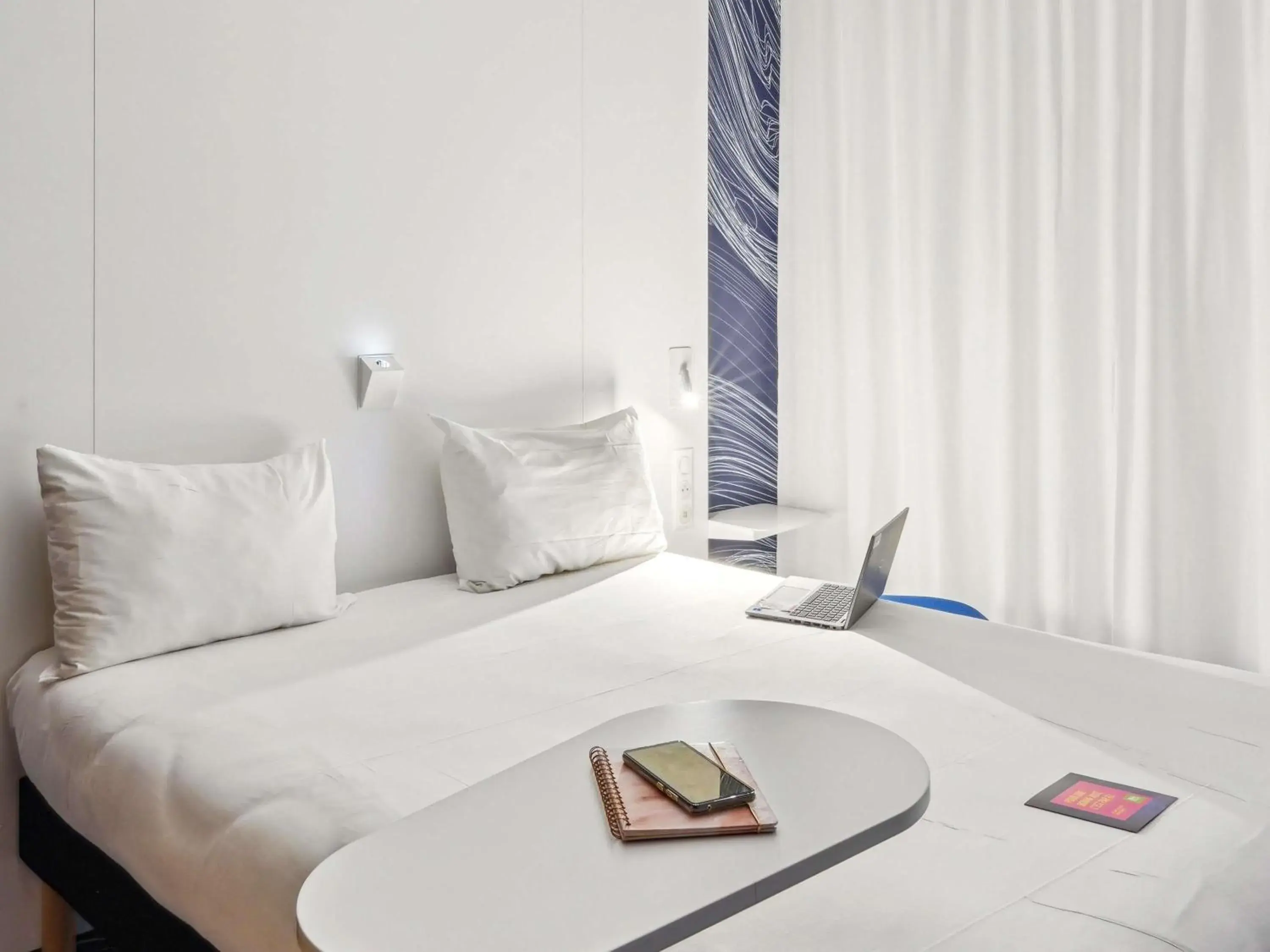 Property building, Bed in ibis Styles Paris Orly Airport Property building, Bed in ibis Styles Paris Orly Airport
