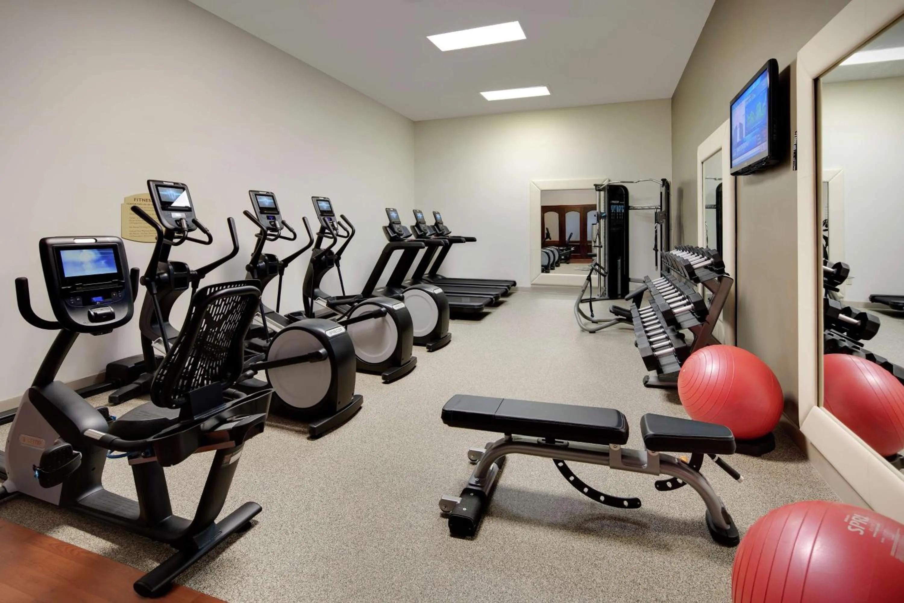 Fitness centre/facilities in Embassy Suites Dallas - Park Central Area