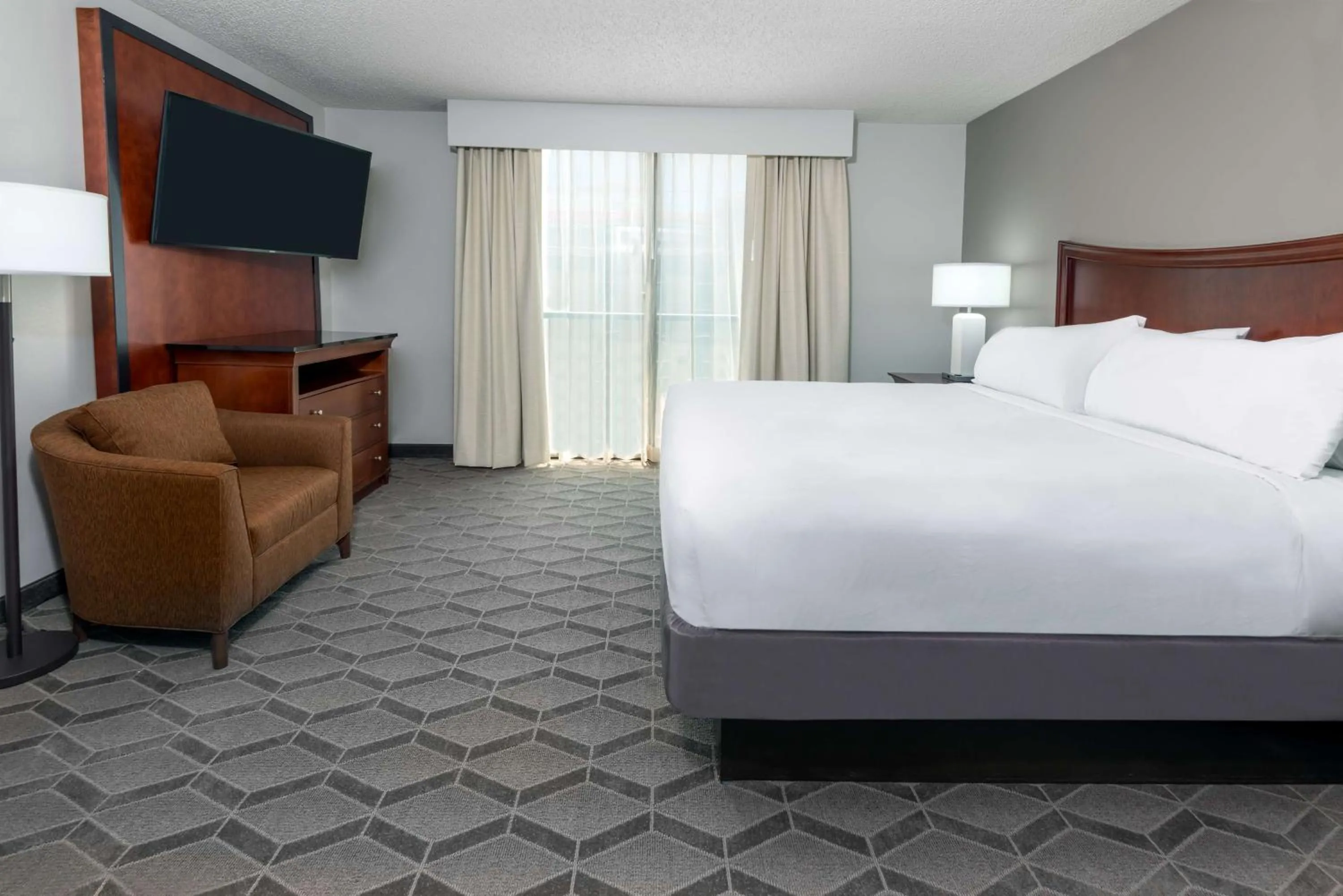 Bedroom, Bed in Embassy Suites Dallas - Park Central Area