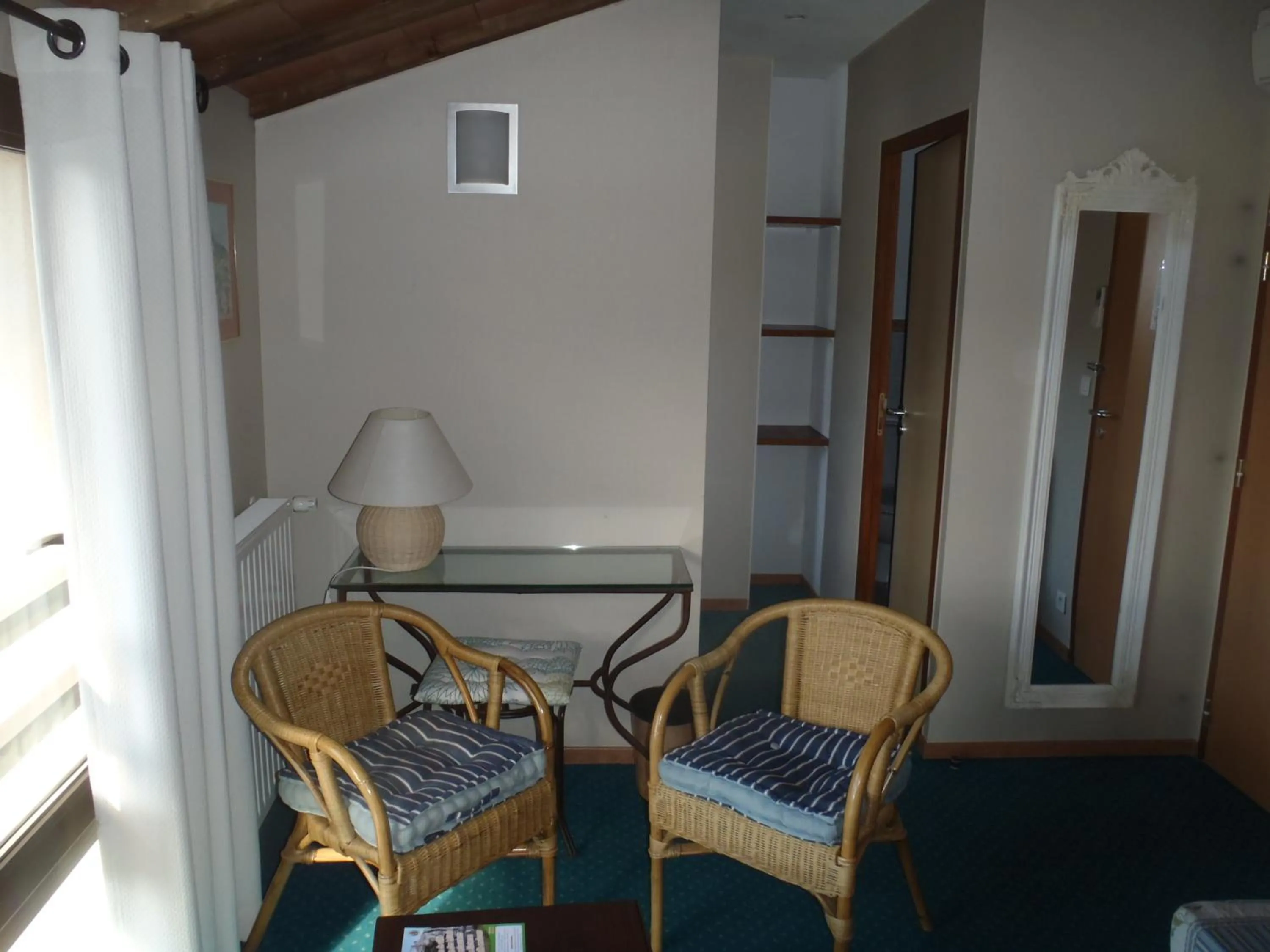 Twin Room with Bath - single occupancy in Grand Hôtel du Cours